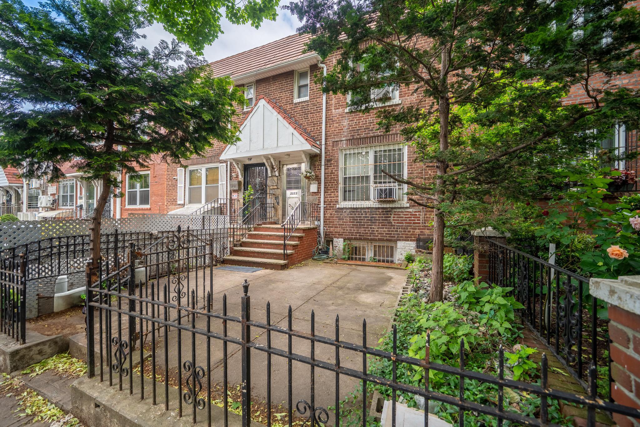 Single Family 76th  Queens, NY 11370, MLS-873505-2