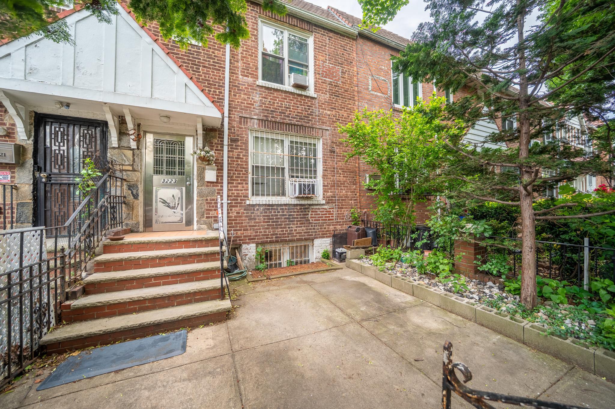 Single Family 76th  Queens, NY 11370, MLS-873505-3