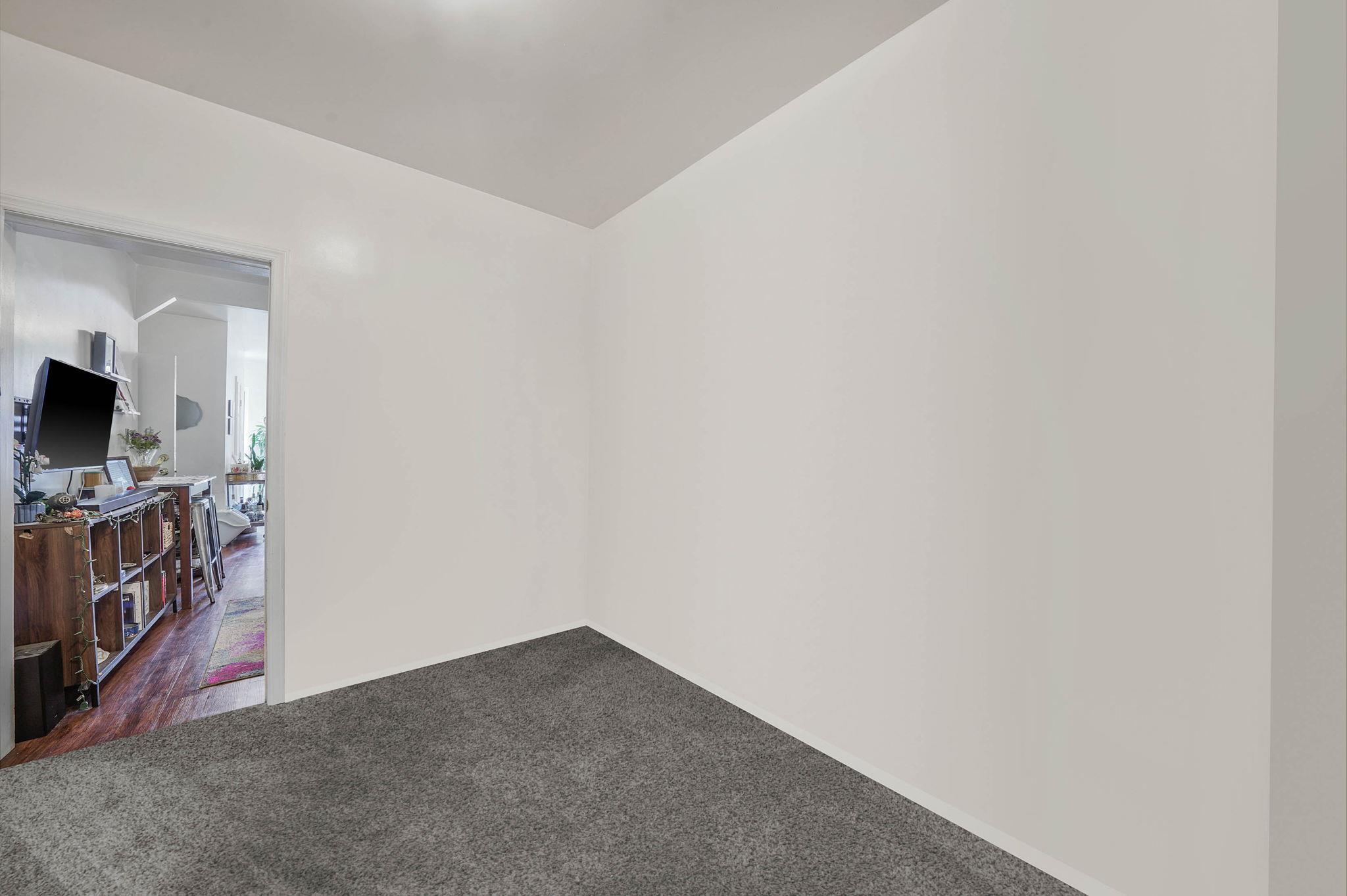 Commercial Sale 14th  Queens, NY 11102, MLS-873506-21