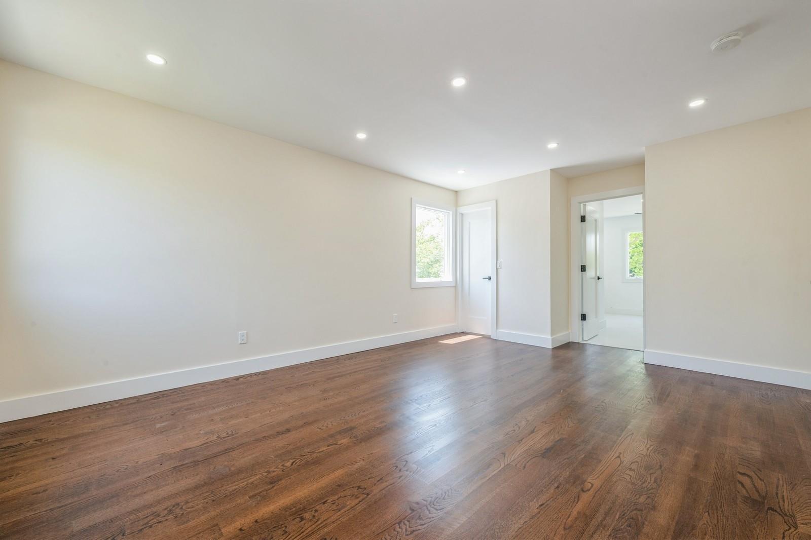 Single Family Valley  Nassau County, NY 11756, MLS-873510-21