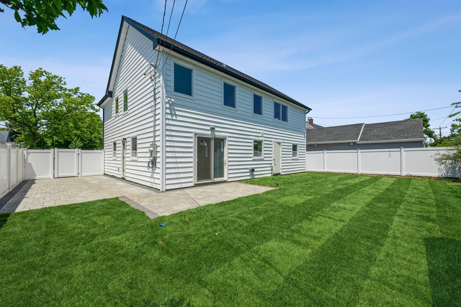 Single Family Valley  Nassau County, NY 11756, MLS-873510-30