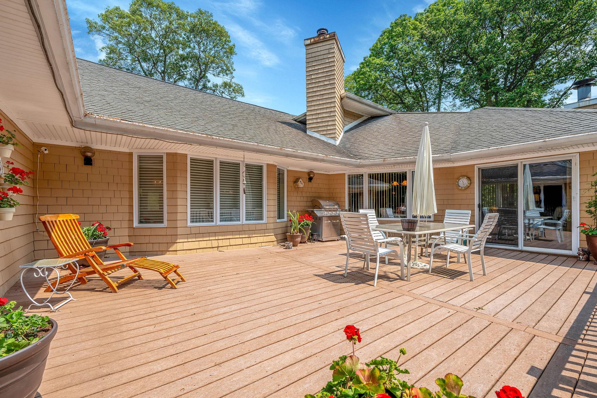 Single Family Ring Neck  Suffolk County, NY 11792, MLS-873547-39