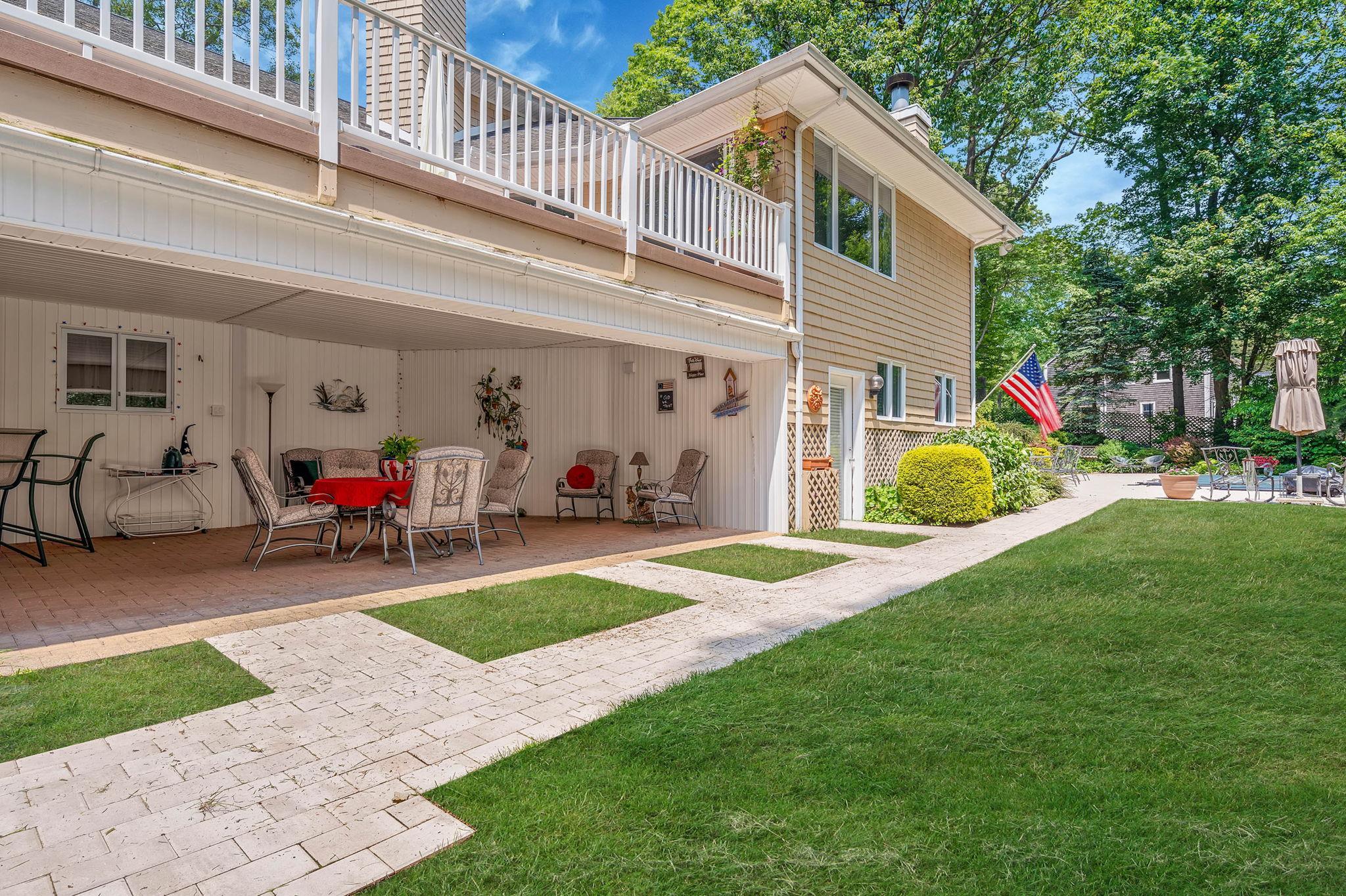 Single Family Ring Neck  Suffolk County, NY 11792, MLS-873547-41