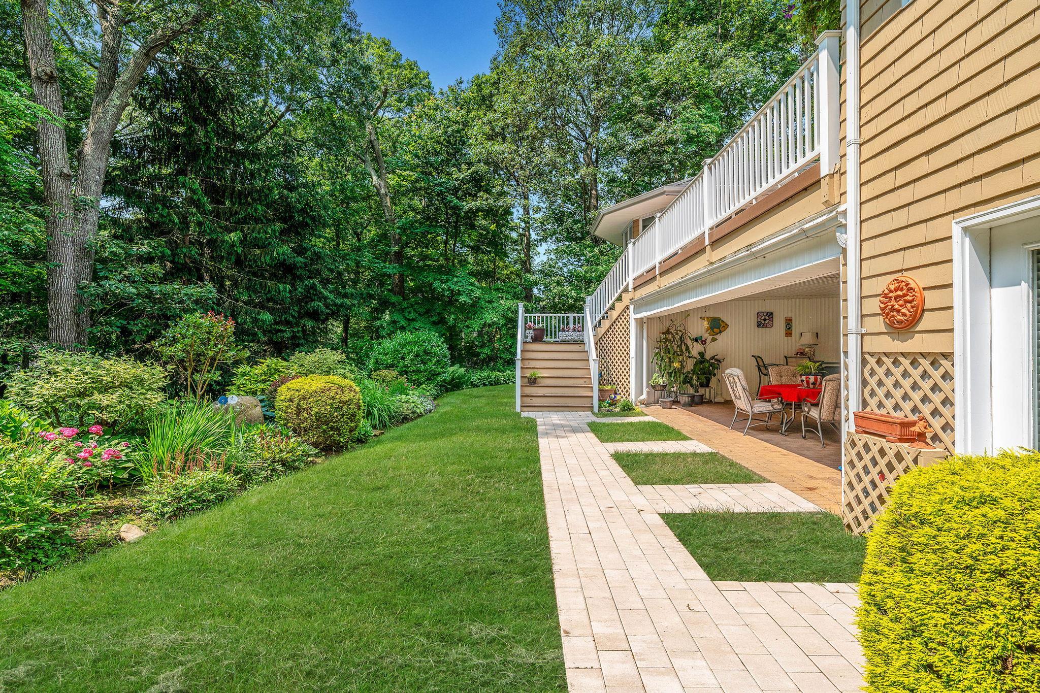 Single Family Ring Neck  Suffolk County, NY 11792, MLS-873547-42