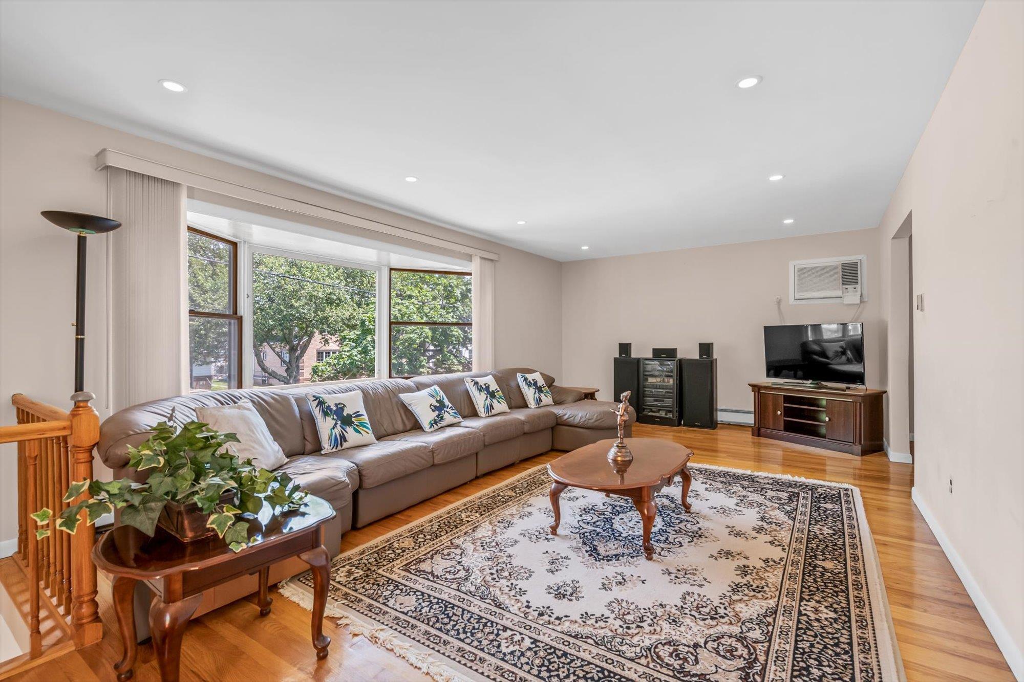 Single Family 270th  Queens, NY 11040, MLS-873548-4