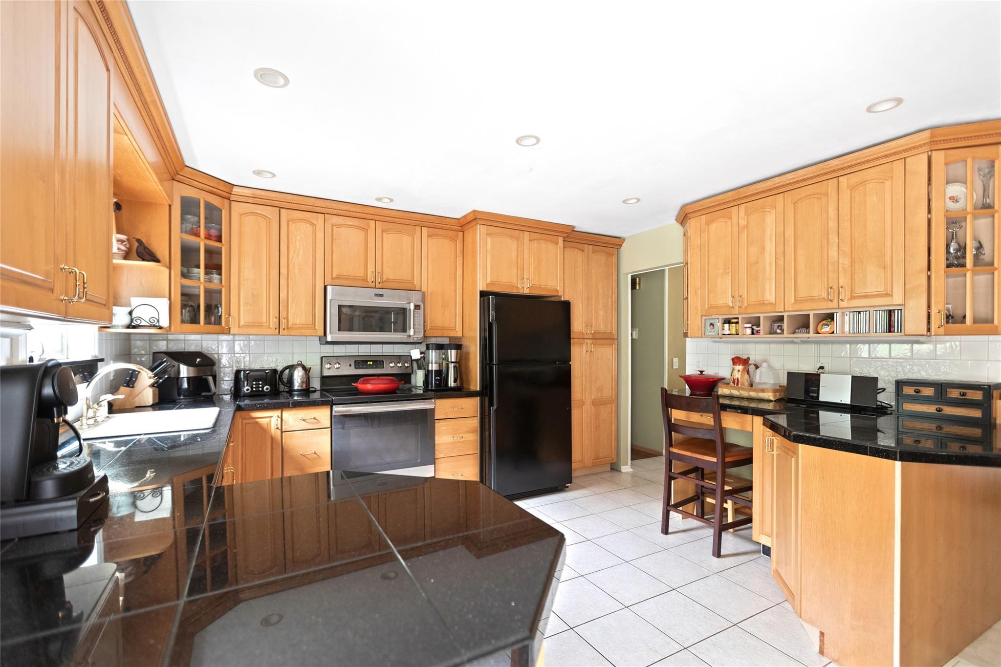 Single Family Kinsella  Suffolk County, NY 11746, MLS-873554-11
