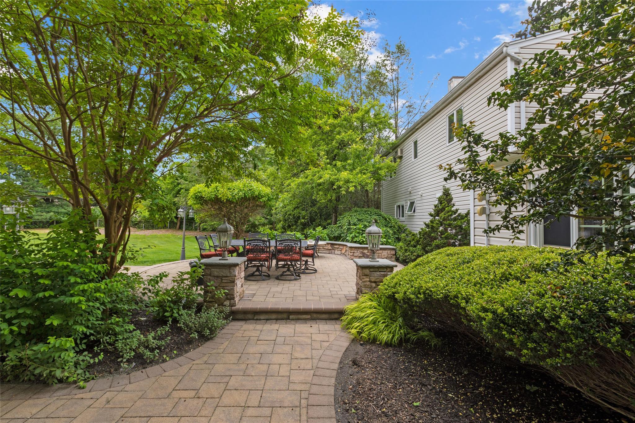 Single Family Kinsella  Suffolk County, NY 11746, MLS-873554-26