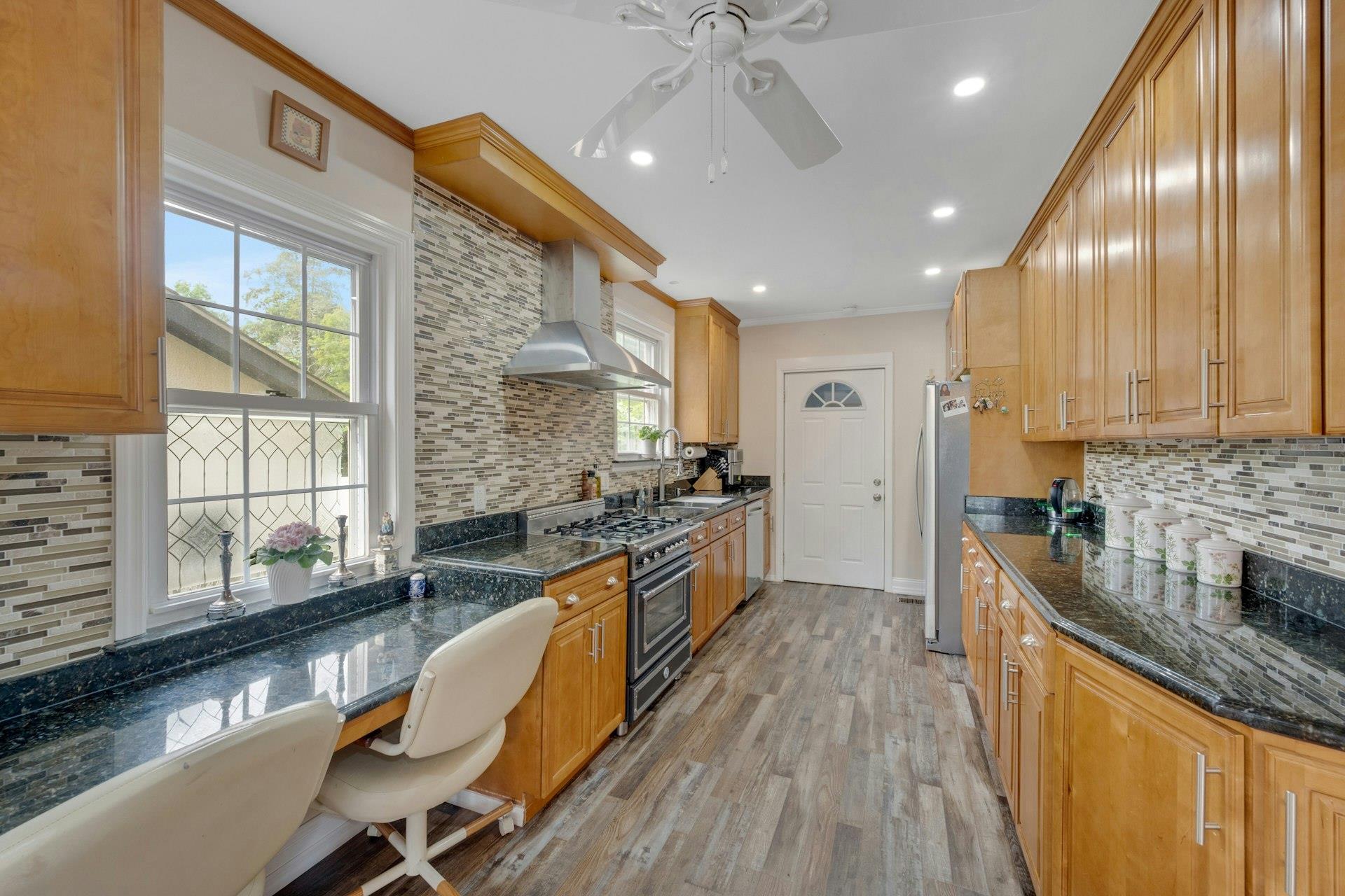 Single Family Pelhamside  Westchester County, NY 10801, MLS-873556-12