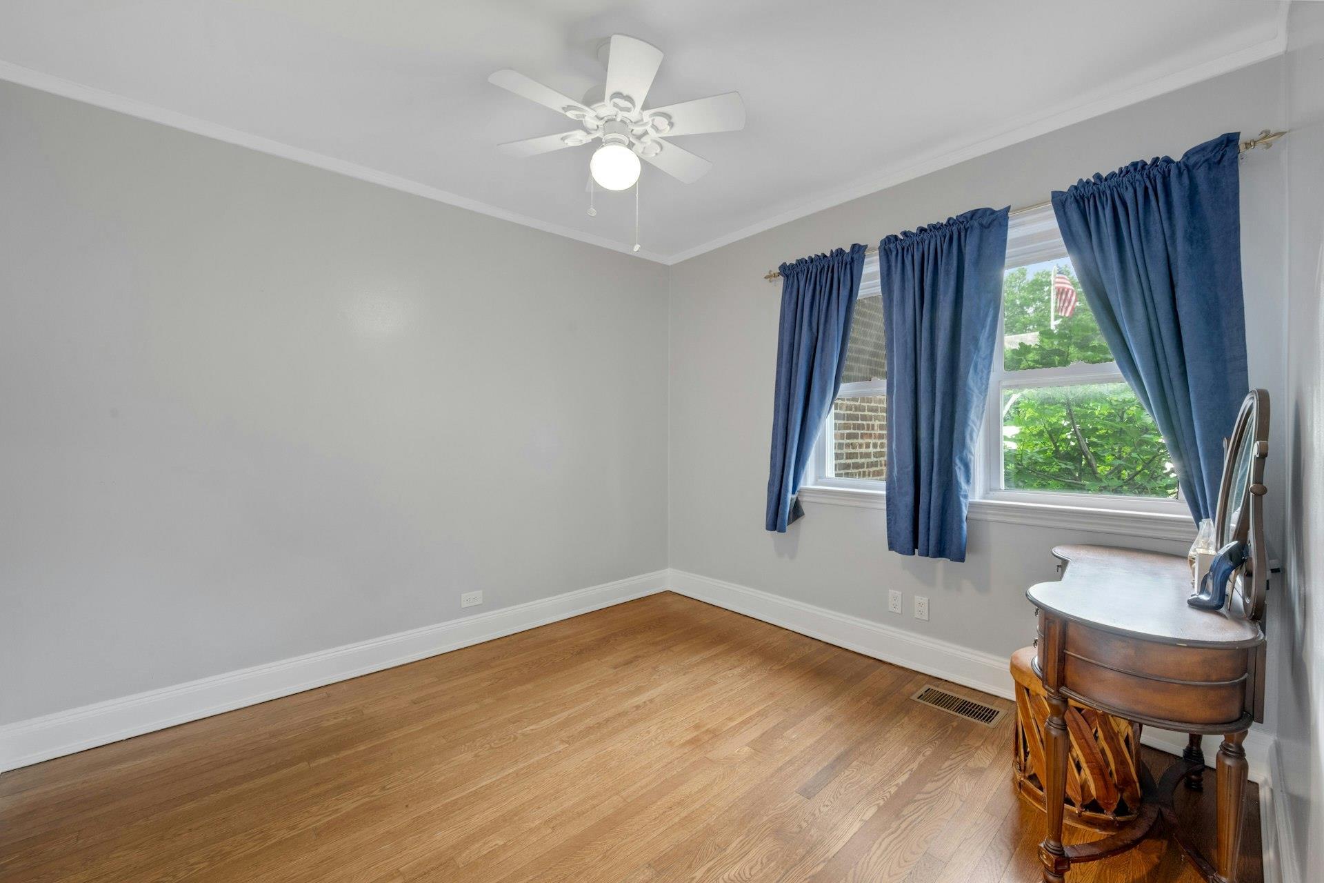 Single Family Pelhamside  Westchester County, NY 10801, MLS-873556-20