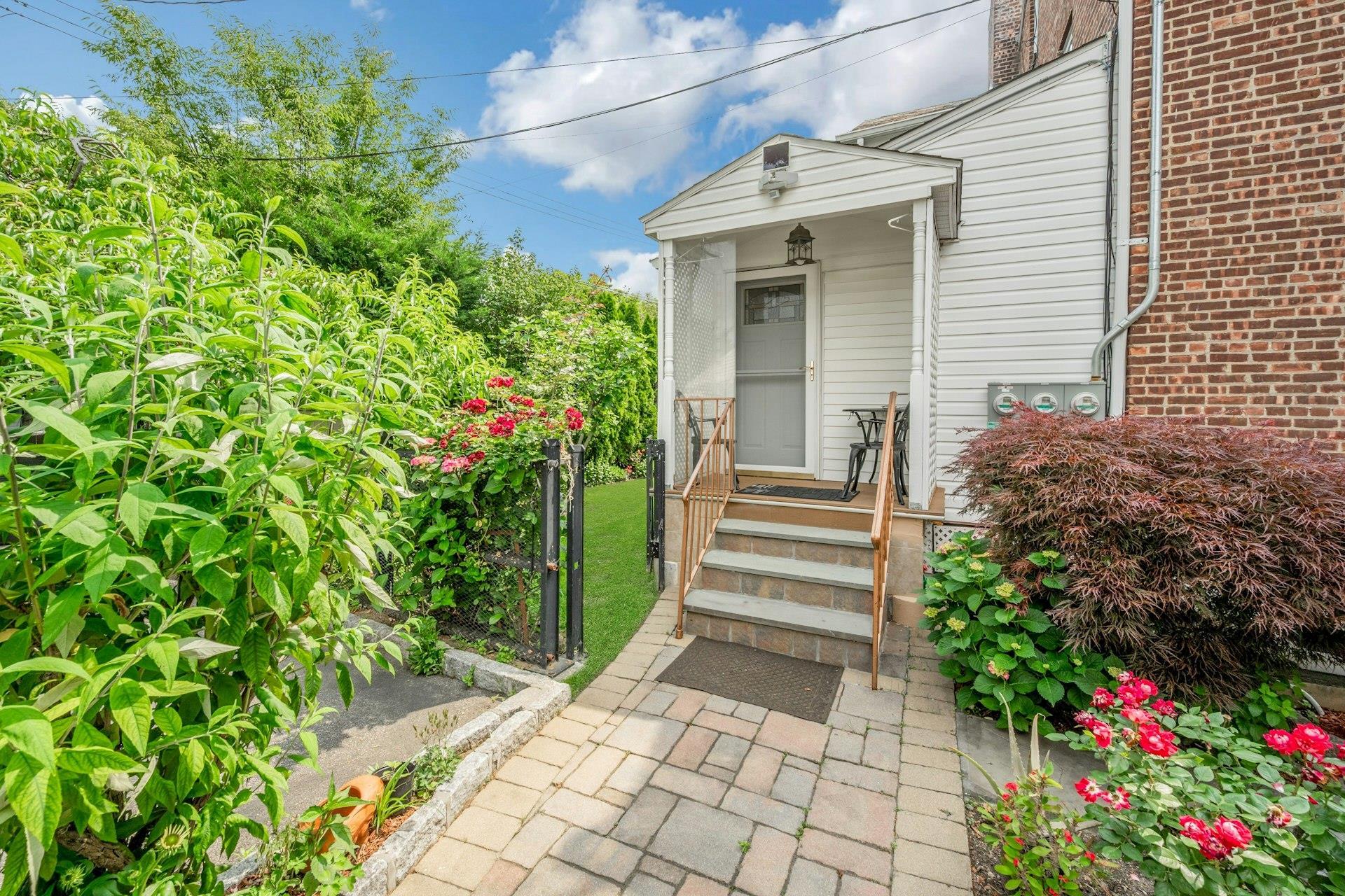 Single Family Pelhamside  Westchester County, NY 10801, MLS-873556-38