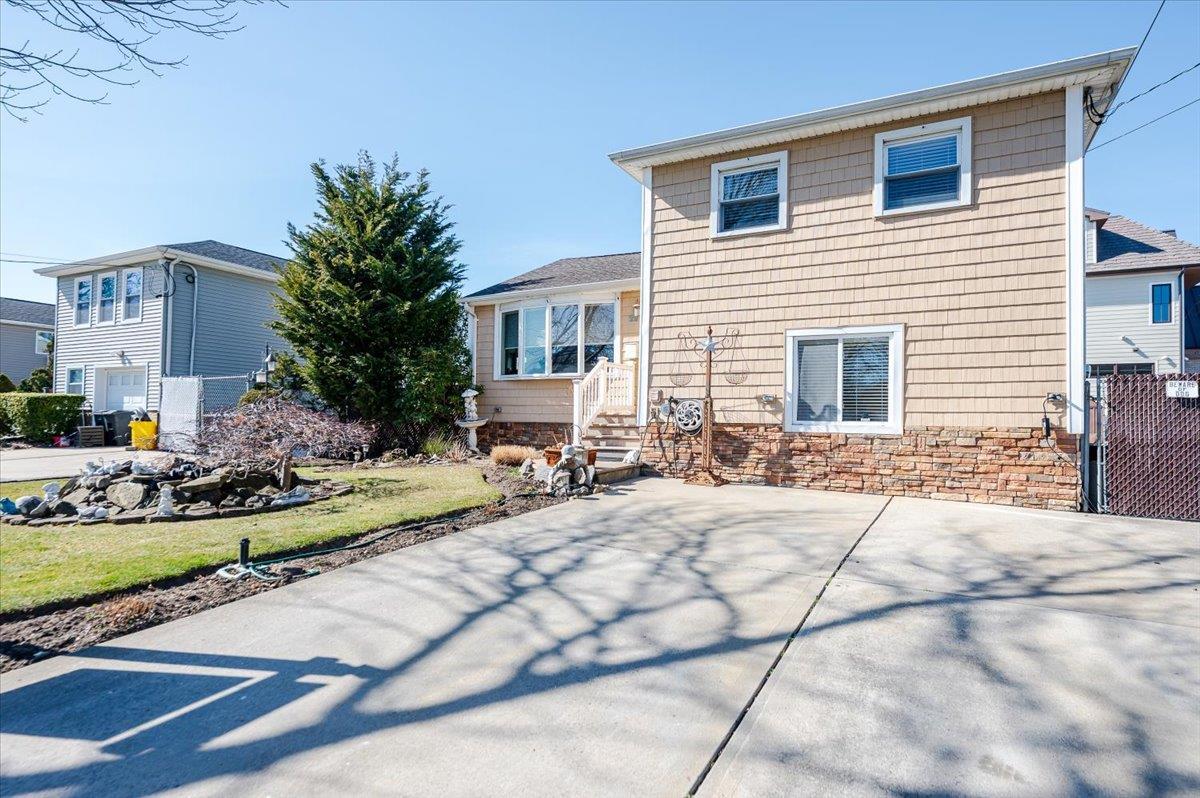 Single Family Cheshire  Nassau County, NY 11096, MLS-873654-24