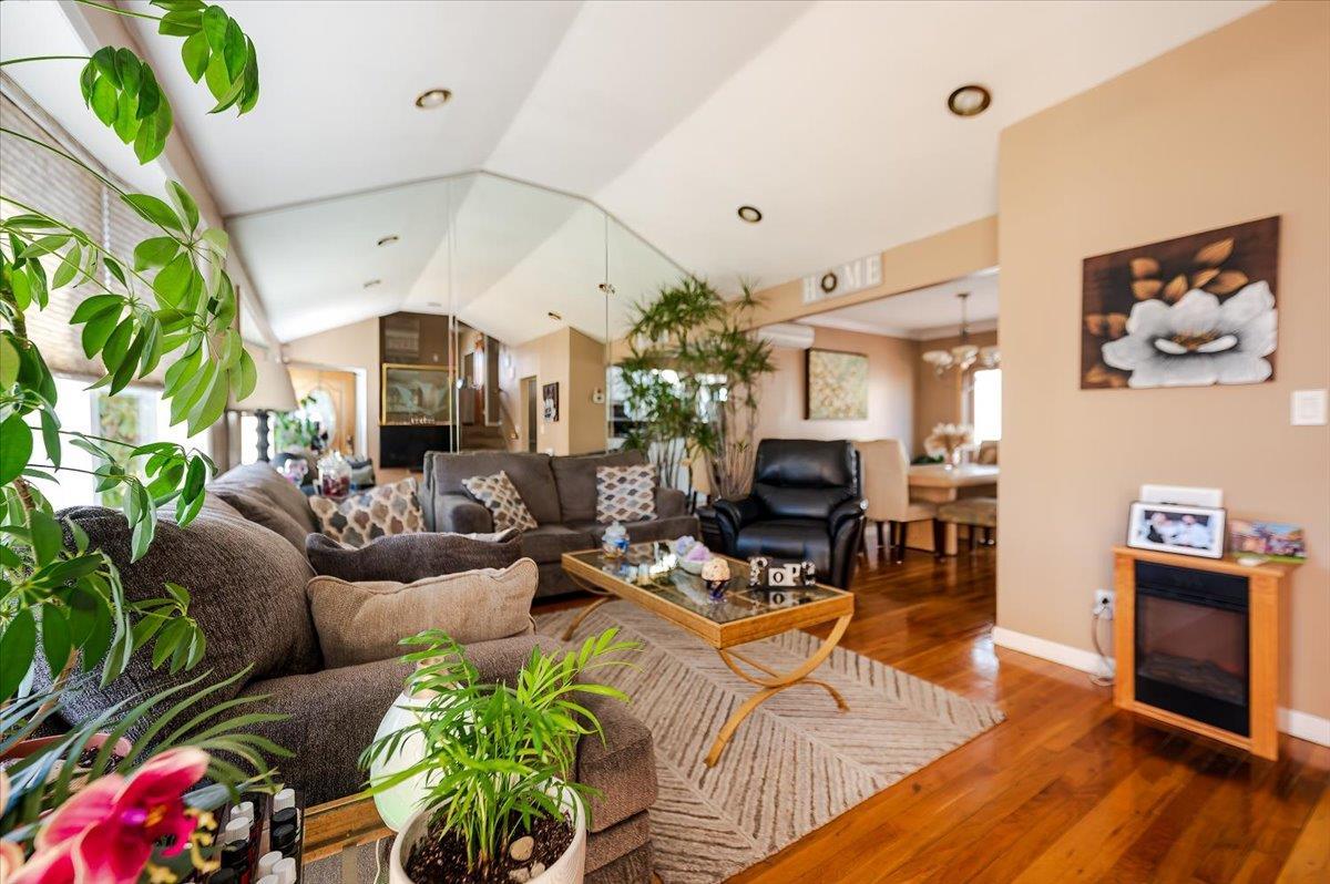 Single Family Cheshire  Nassau County, NY 11096, MLS-873654-4