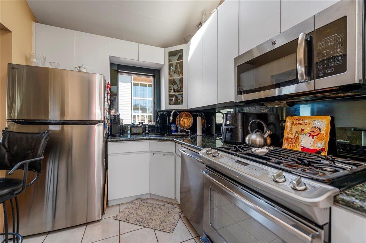 Single Family Cheshire  Nassau County, NY 11096, MLS-873654-8