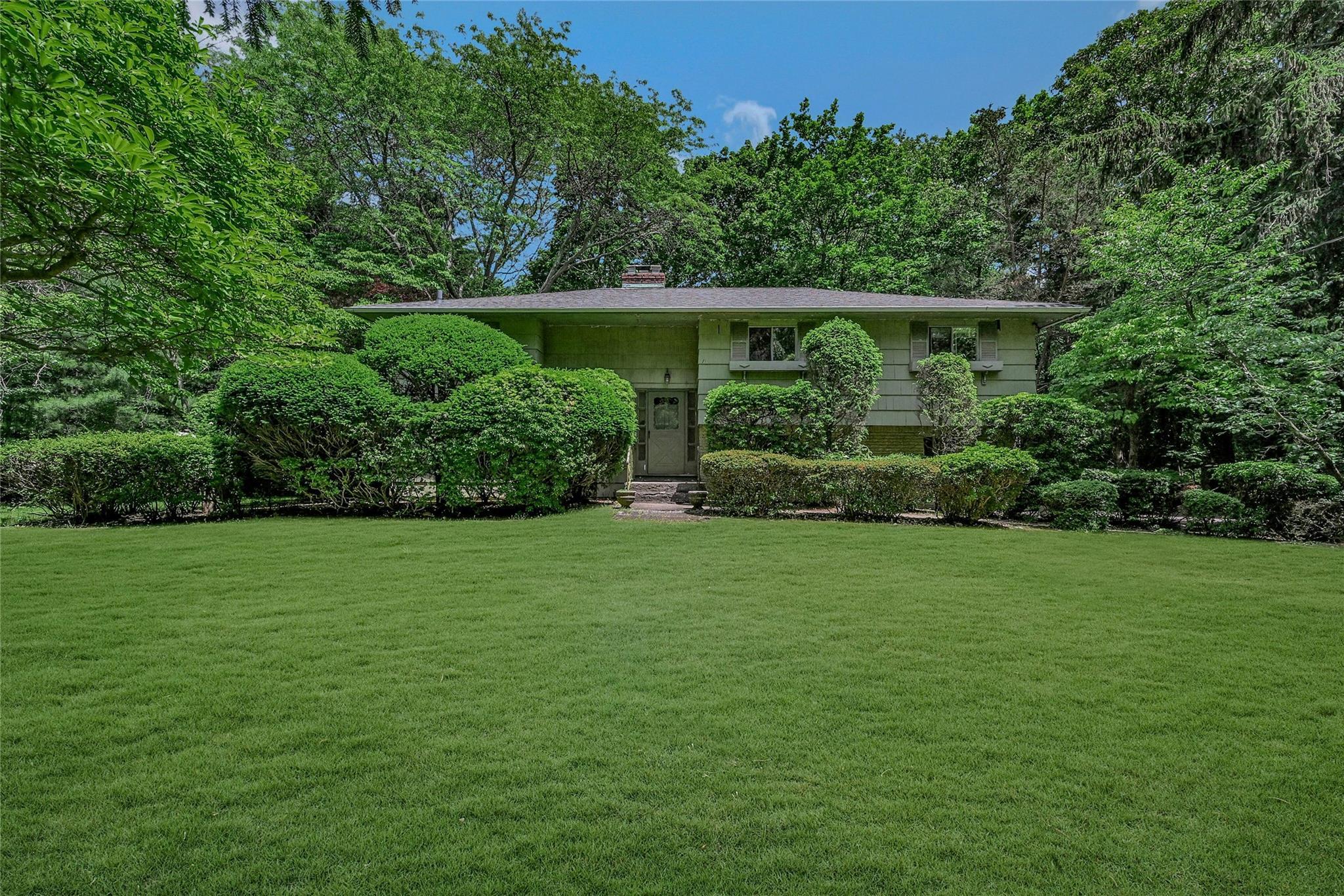 Single Family Moonedge  Suffolk County, NY 11768, MLS-873662-2