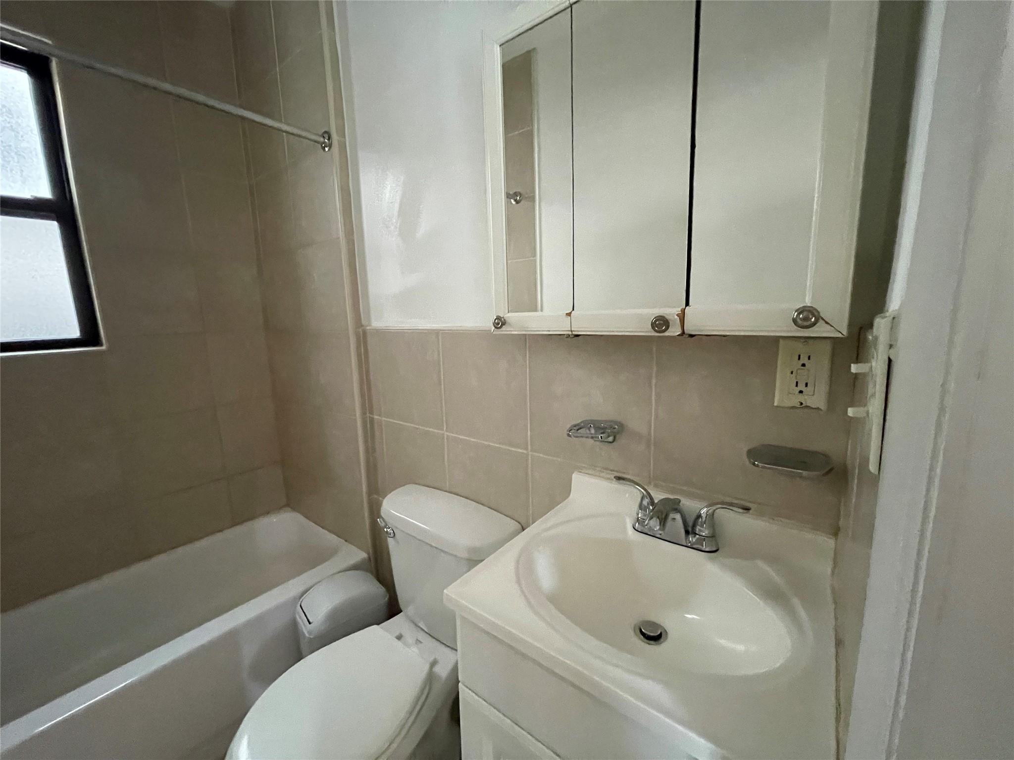 Single Family 191st  Bronx, NY 10458, MLS-873673-10