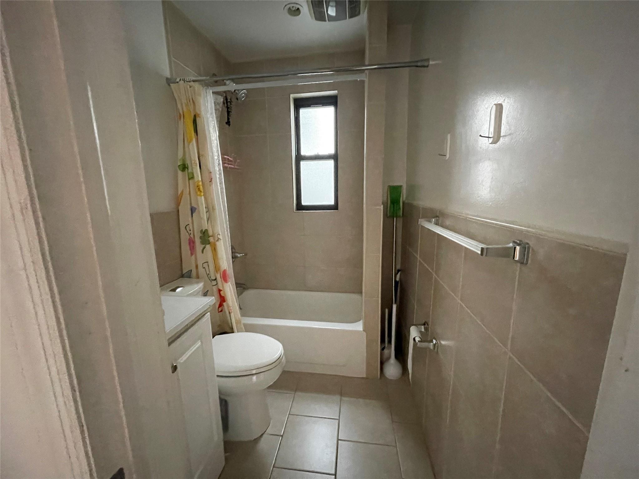 Single Family 191st  Bronx, NY 10458, MLS-873673-11