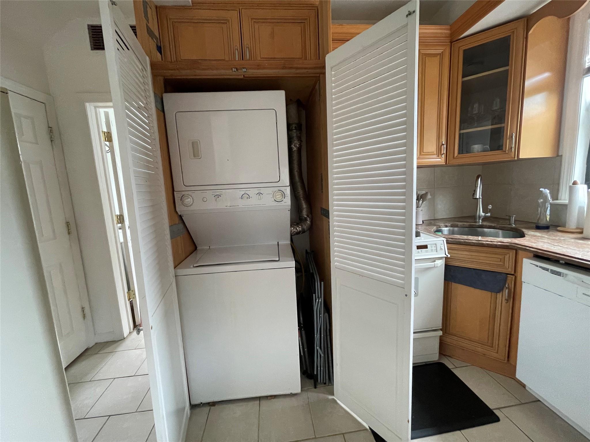 Single Family 191st  Bronx, NY 10458, MLS-873673-14