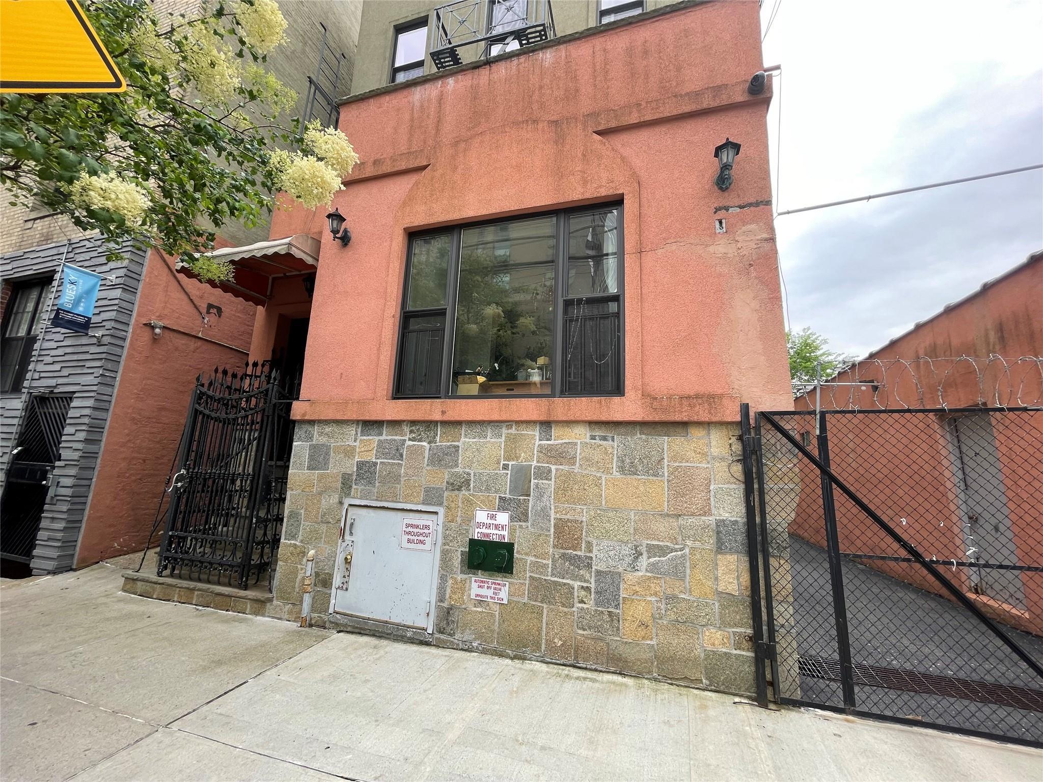 Single Family 191st  Bronx, NY 10458, MLS-873673-2