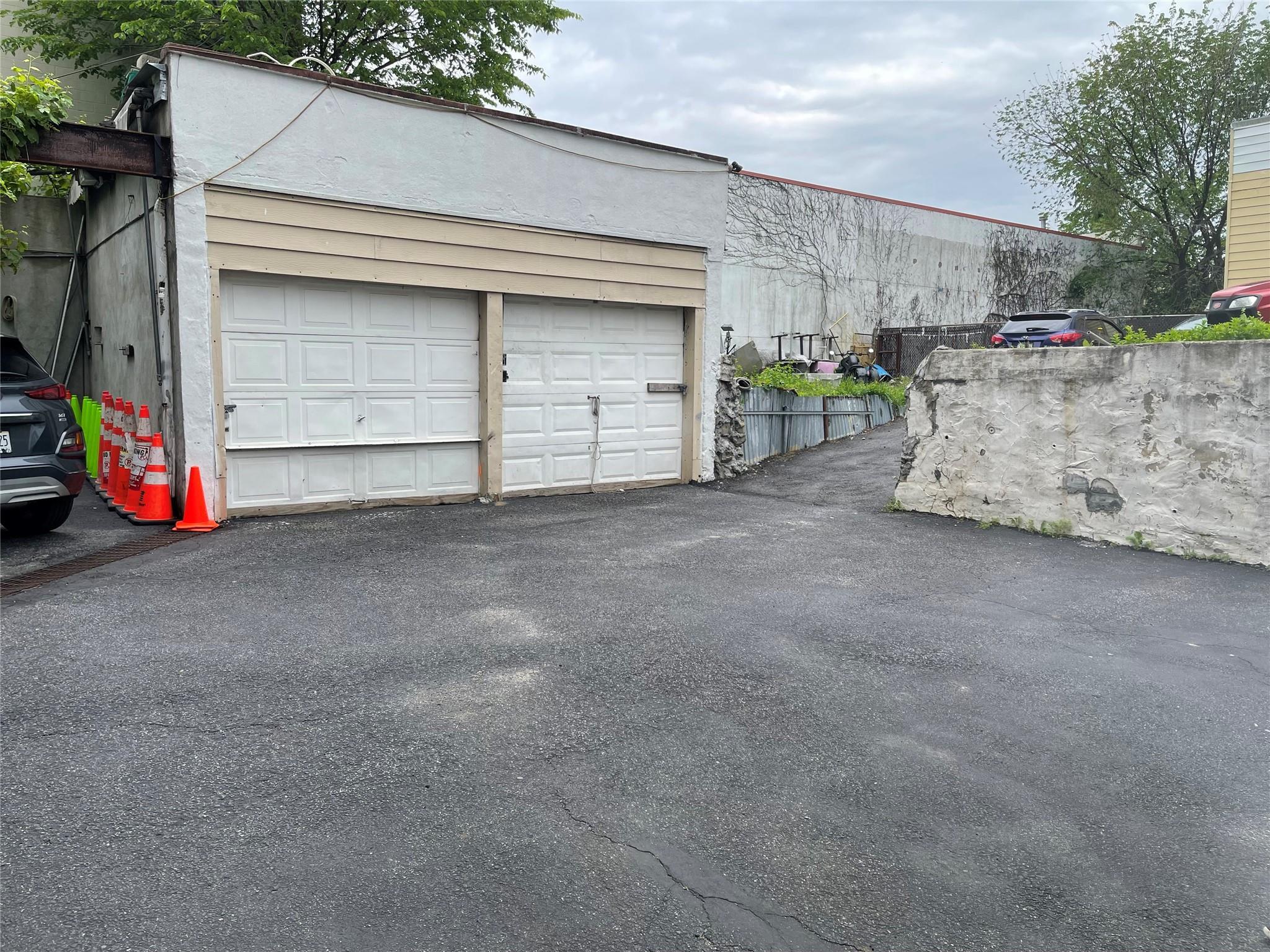 Single Family 191st  Bronx, NY 10458, MLS-873673-22