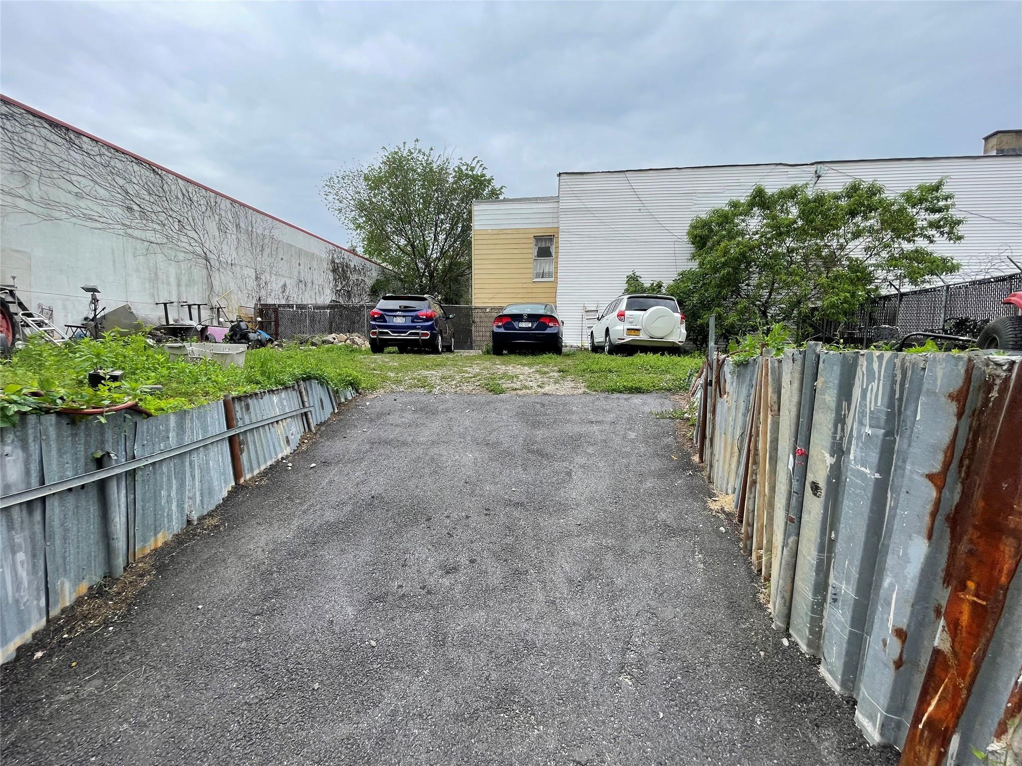 Single Family 191st  Bronx, NY 10458, MLS-873673-25
