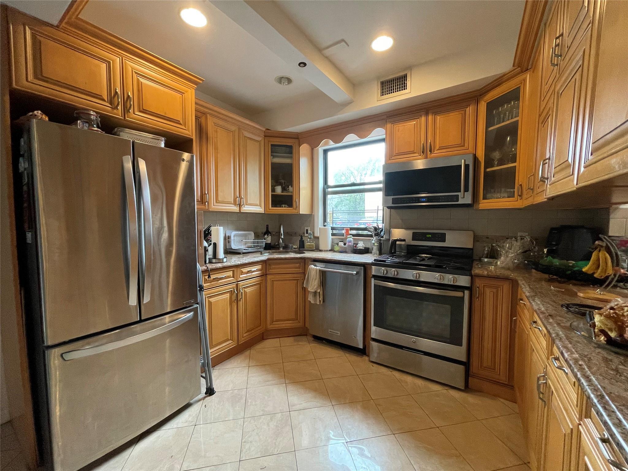 Single Family 191st  Bronx, NY 10458, MLS-873673-4
