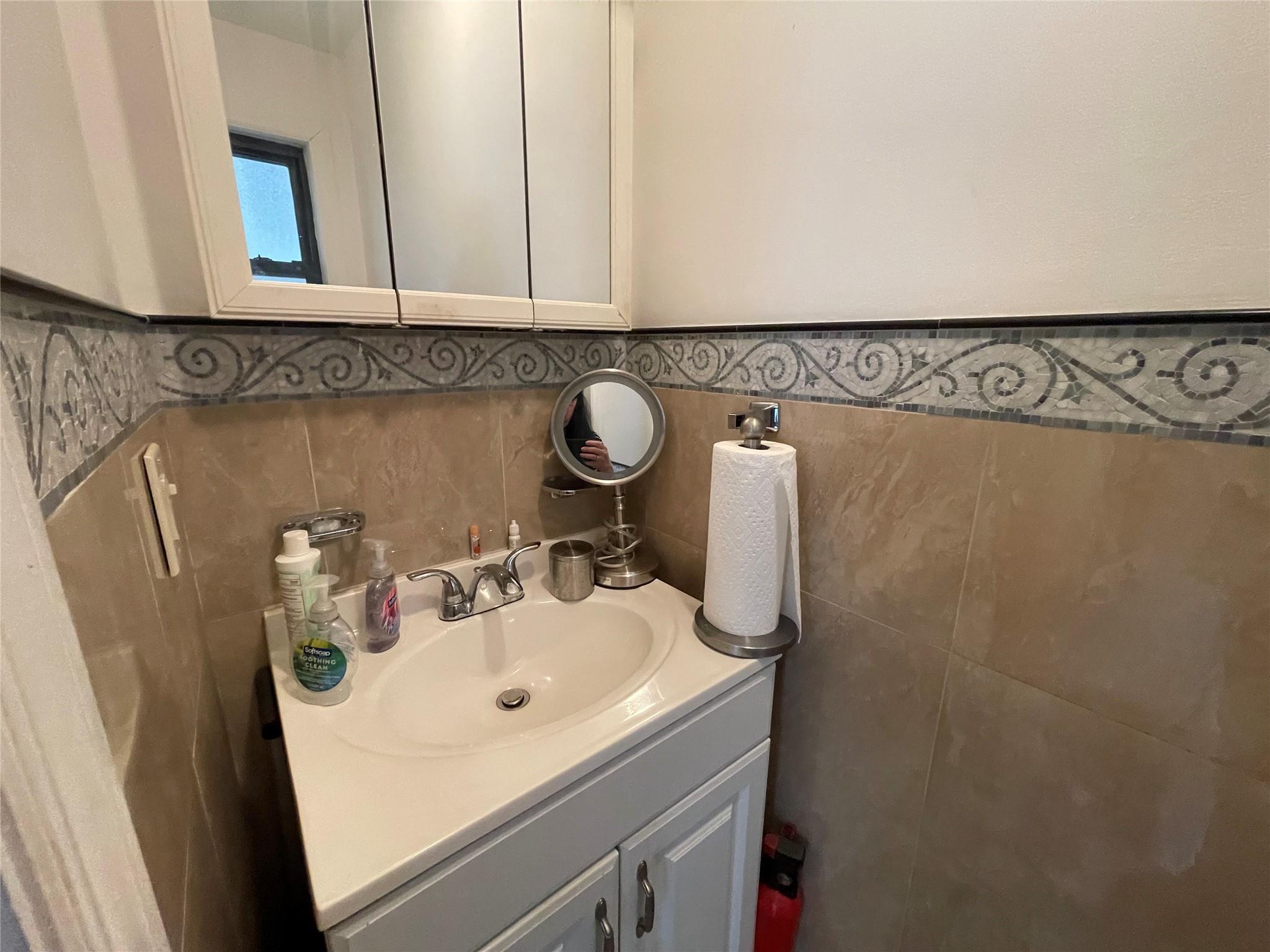 Single Family 191st  Bronx, NY 10458, MLS-873673-8