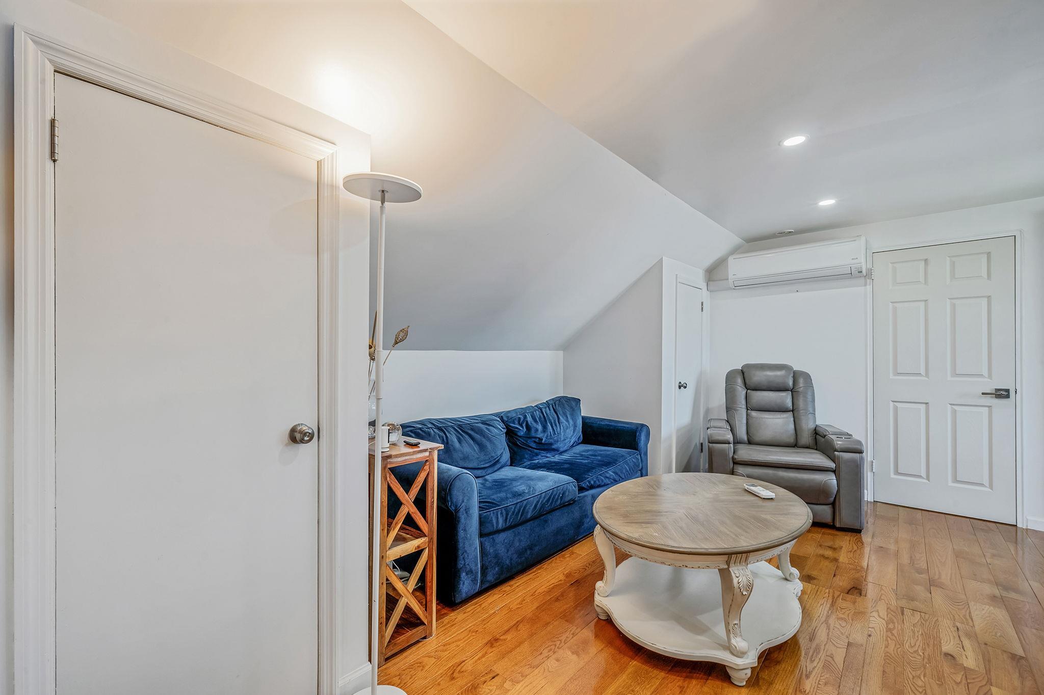 Single Family Franklin Nassau County, NY 11580, MLS-873692-17