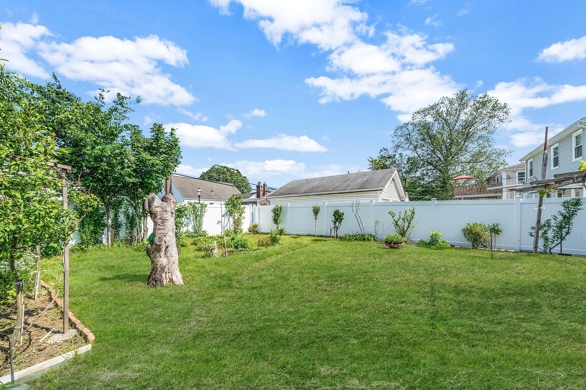 Single Family Franklin Nassau County, NY 11580, MLS-873692-33