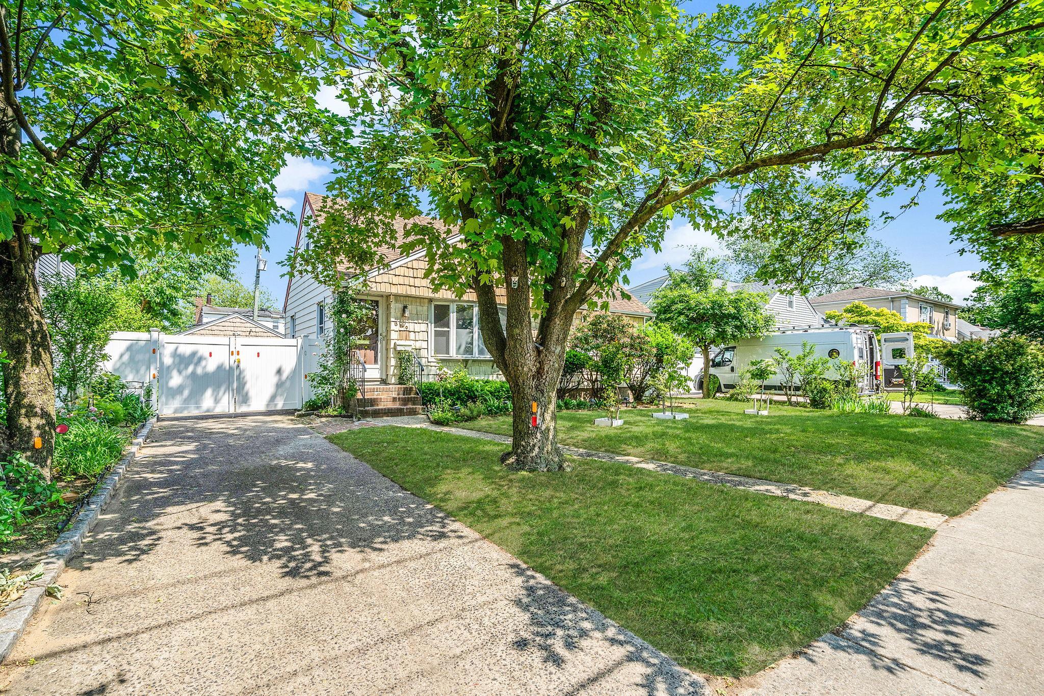 Single Family Franklin Nassau County, NY 11580, MLS-873692-34