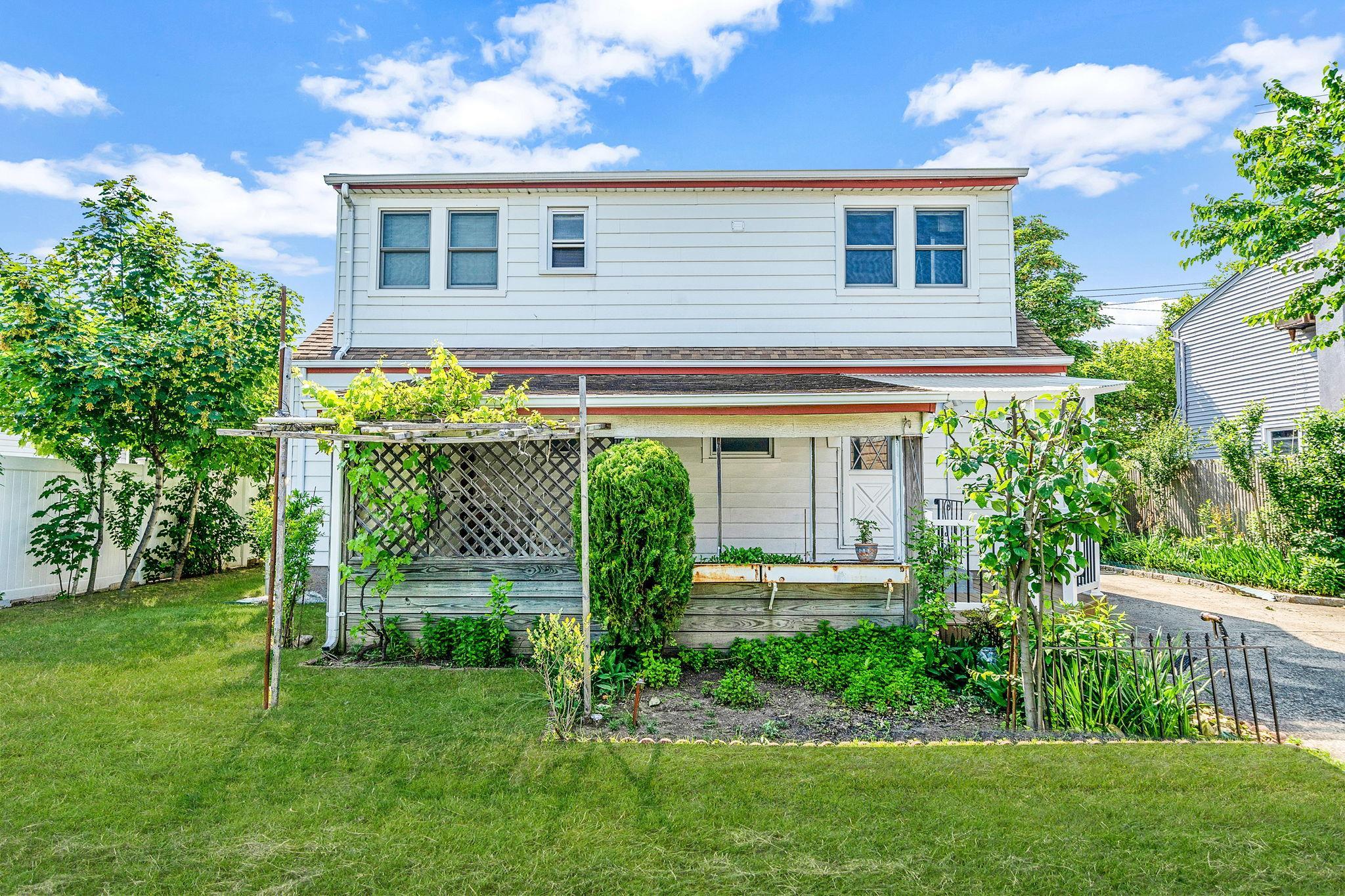 Single Family Franklin Nassau County, NY 11580, MLS-873692-38