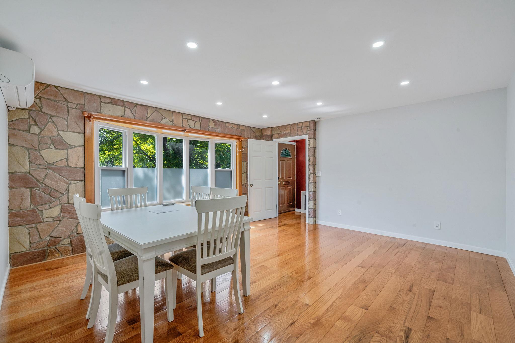 Single Family Franklin Nassau County, NY 11580, MLS-873692-8