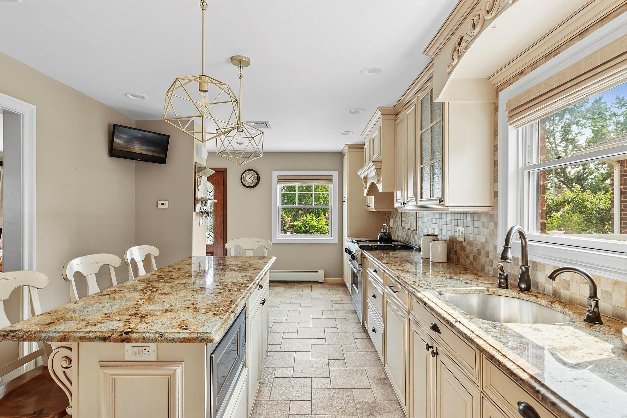 Single Family 22nd  Queens, NY 11357, MLS-873706-3