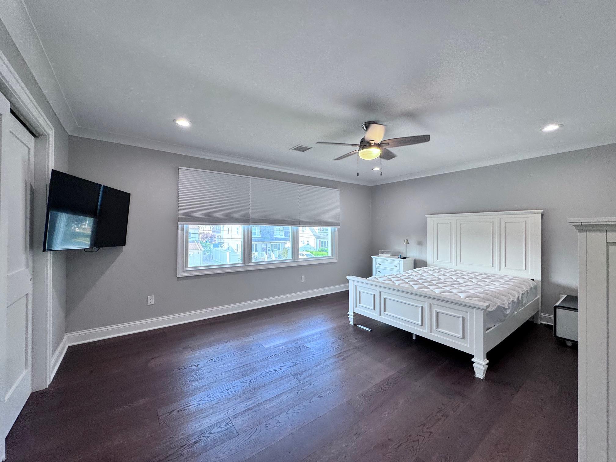 Single Family Washington  Nassau County, NY 11710, MLS-873720-24