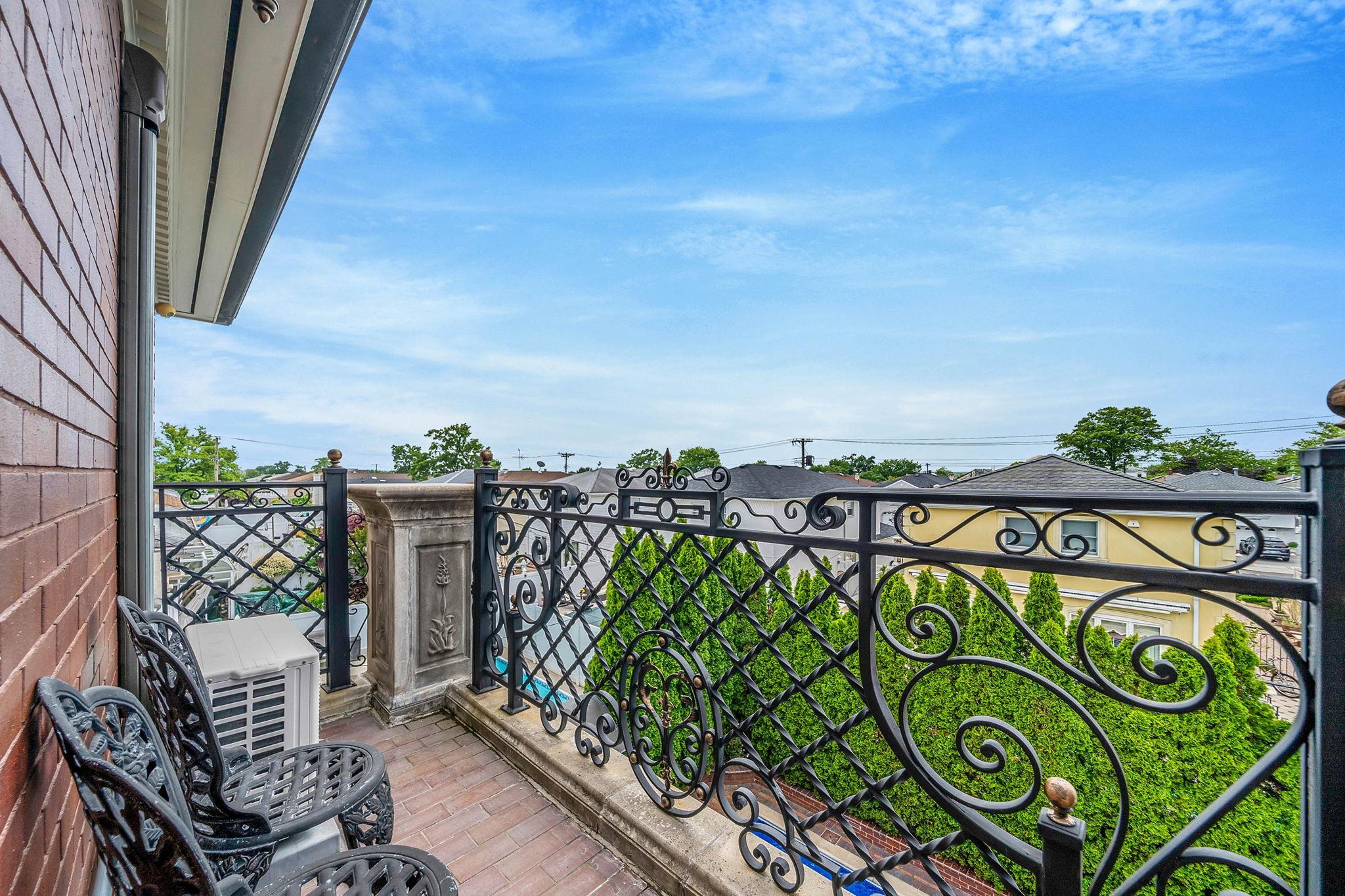 Single Family 90th  Queens, NY 11414, MLS-873745-29