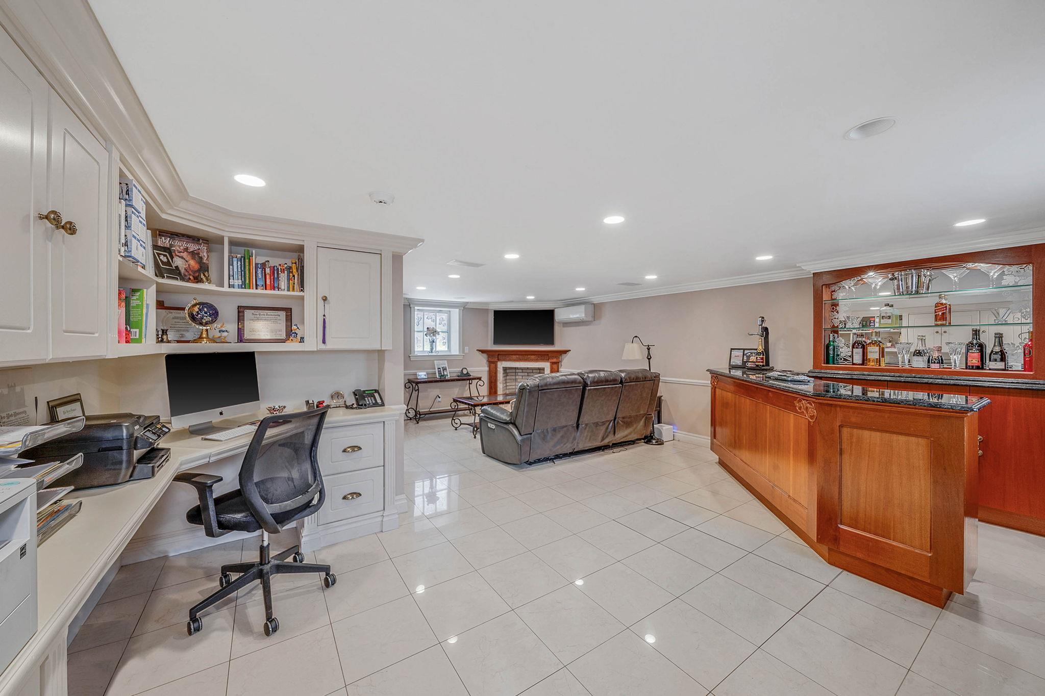 Single Family 90th  Queens, NY 11414, MLS-873745-39