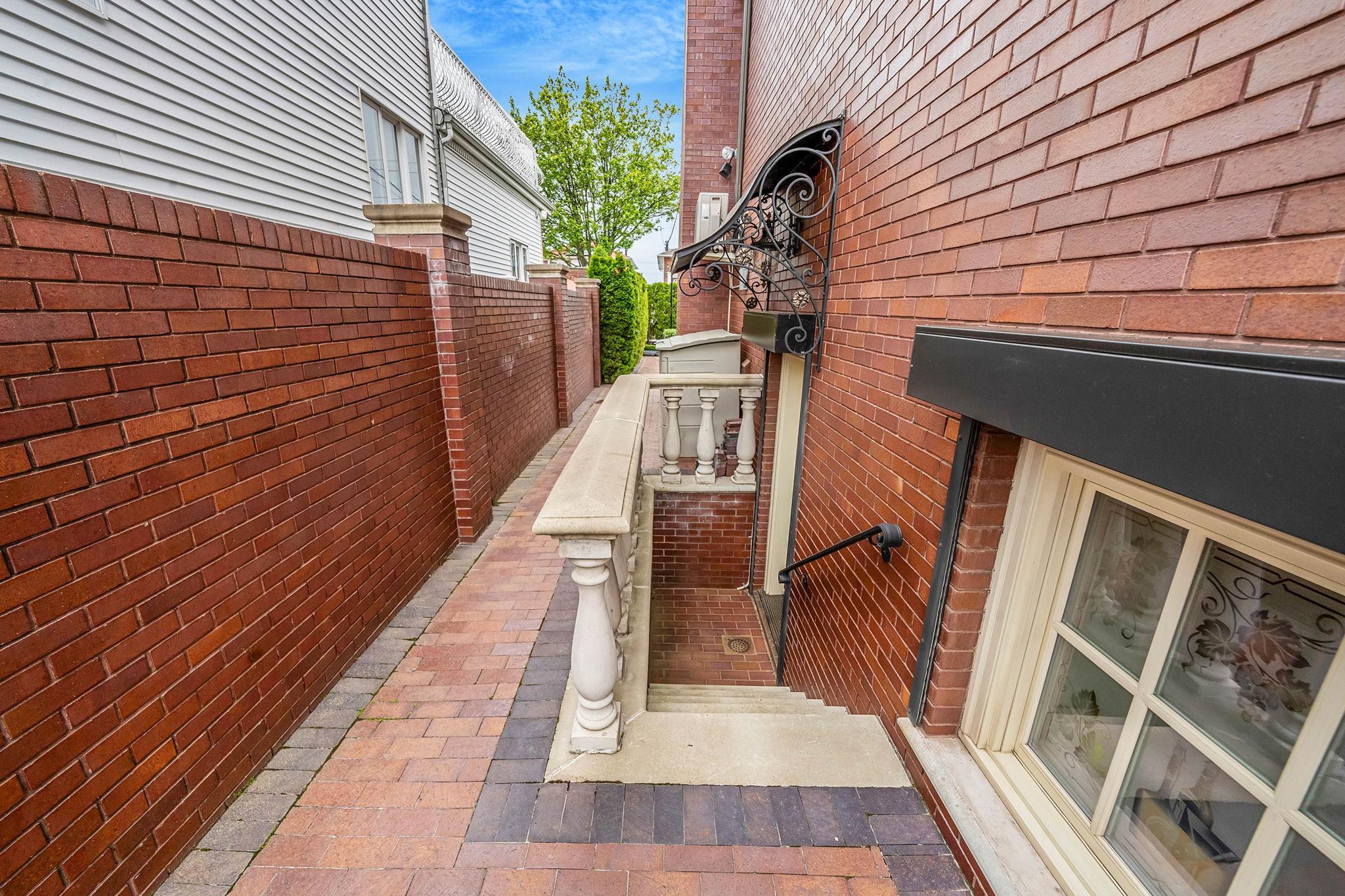 Single Family 90th  Queens, NY 11414, MLS-873745-43
