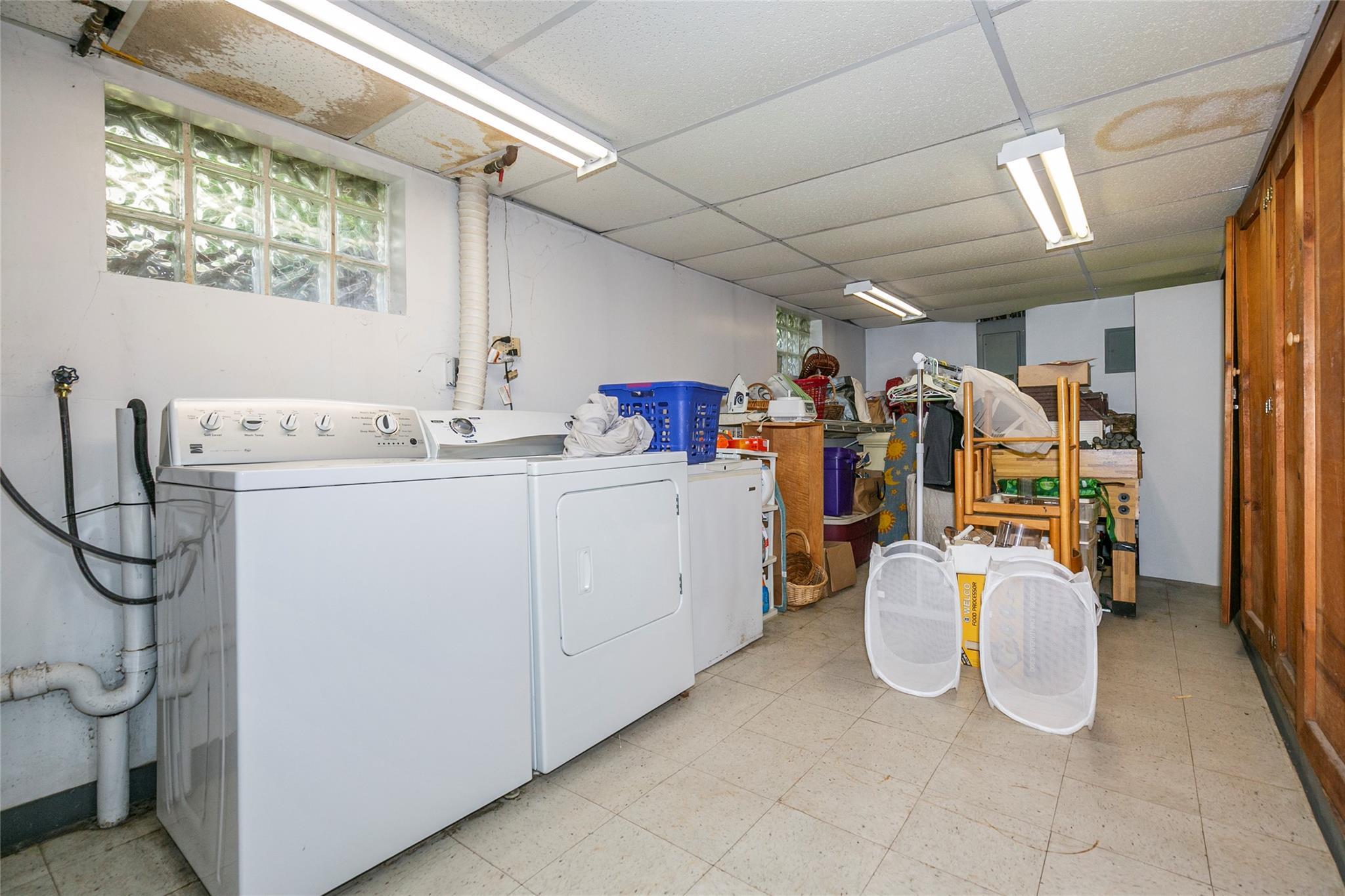 Single Family Dale Carnegie  Nassau County, NY 11020, MLS-873757-21