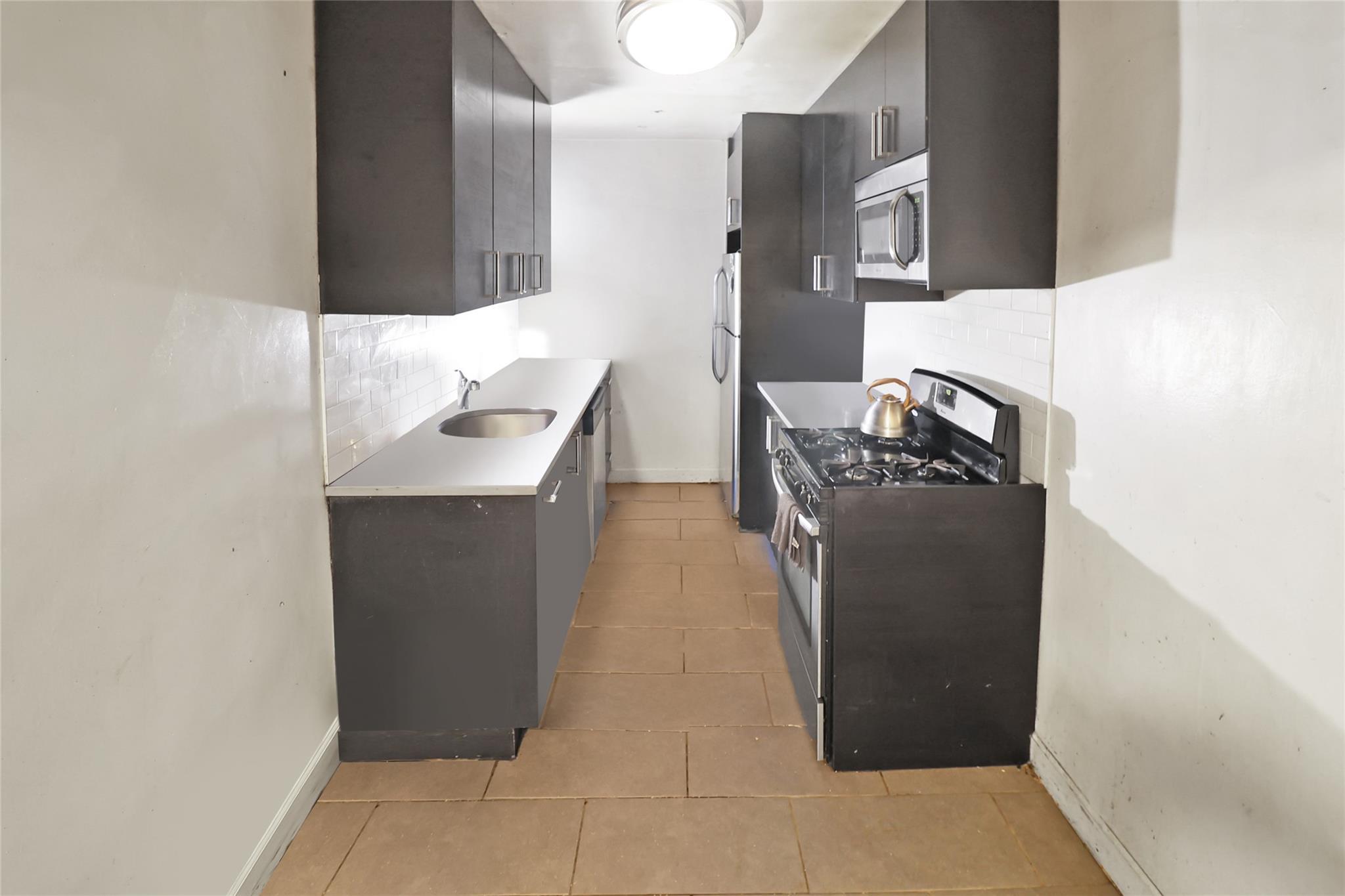 Coop Wallace  Bronx, NY 10462, MLS-873766-7