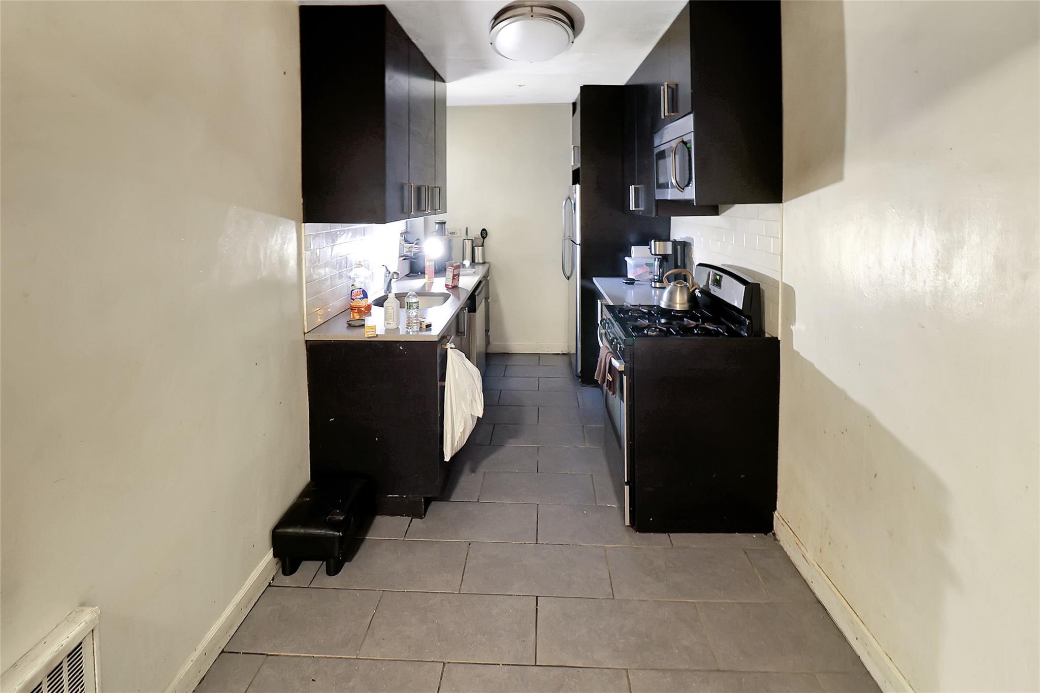 Coop Wallace  Bronx, NY 10462, MLS-873766-9
