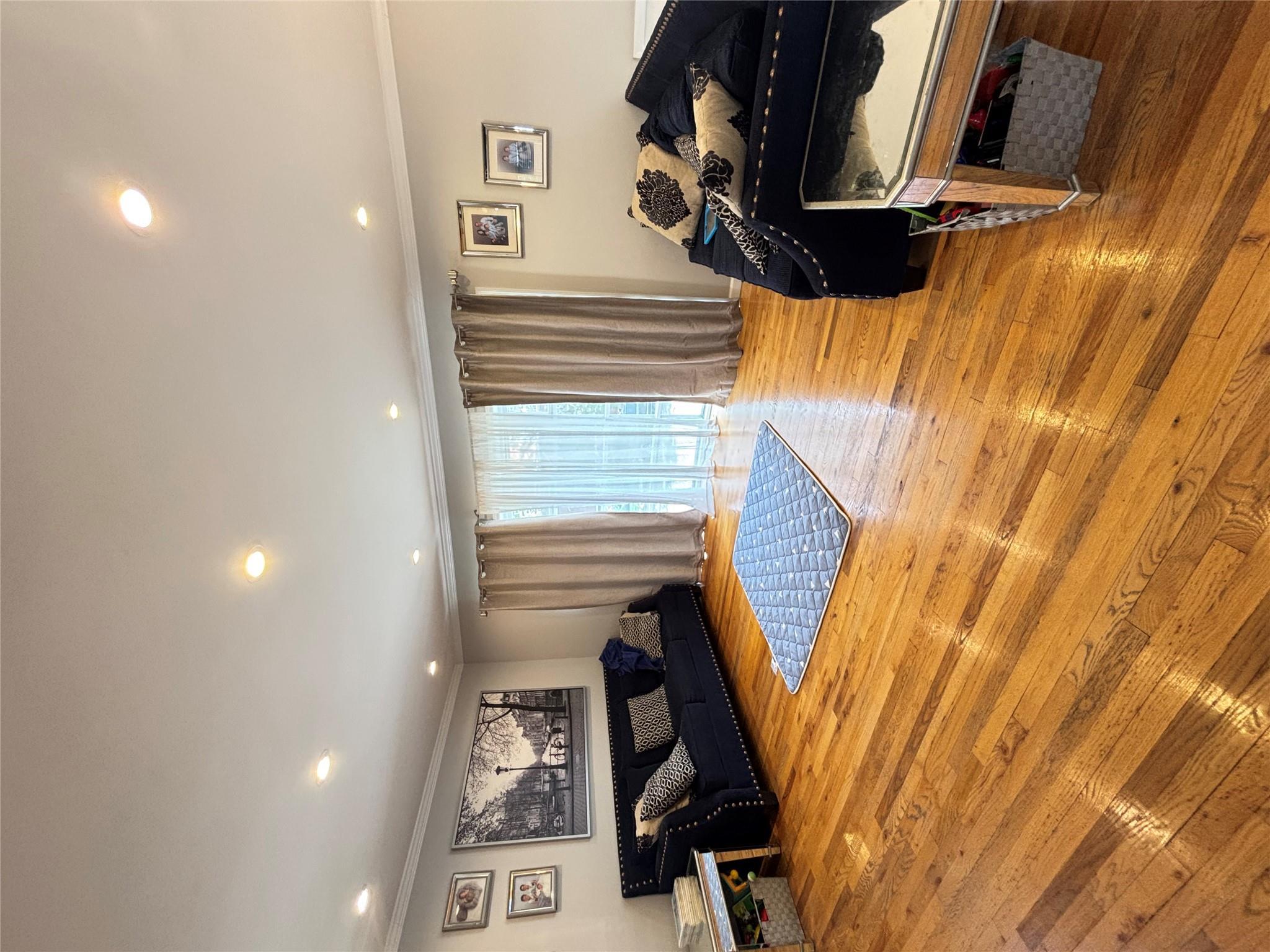 Single Family Valley  Nassau County, NY 11581, MLS-873774-11