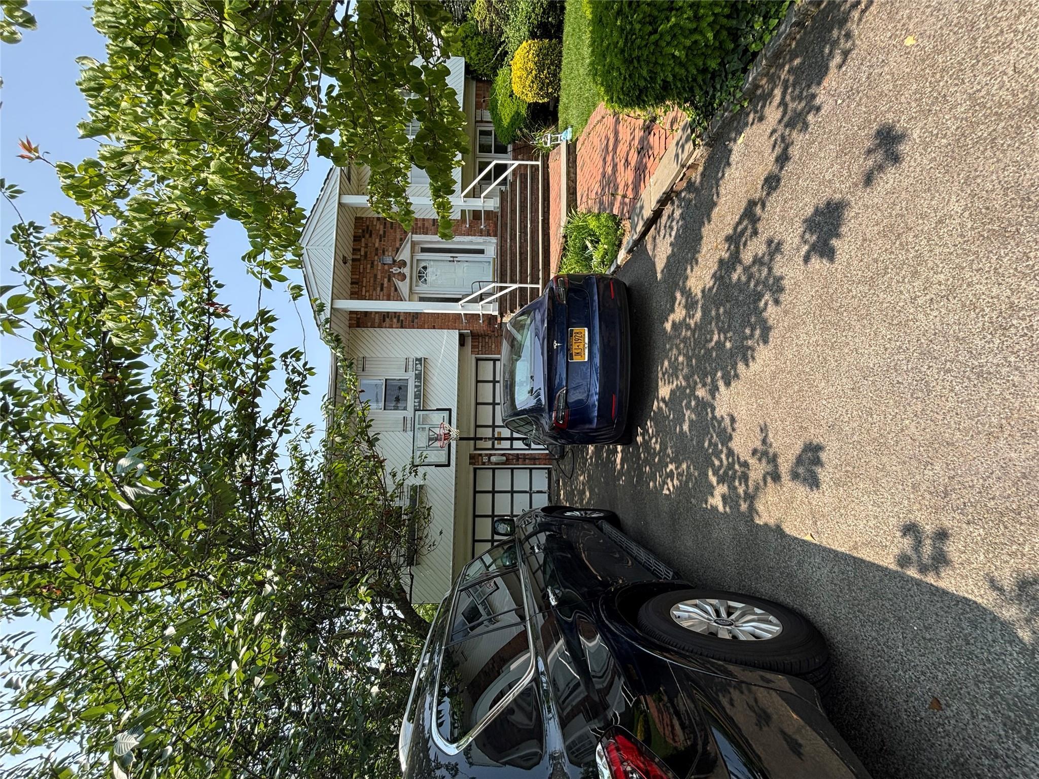 Single Family Valley  Nassau County, NY 11581, MLS-873774-2