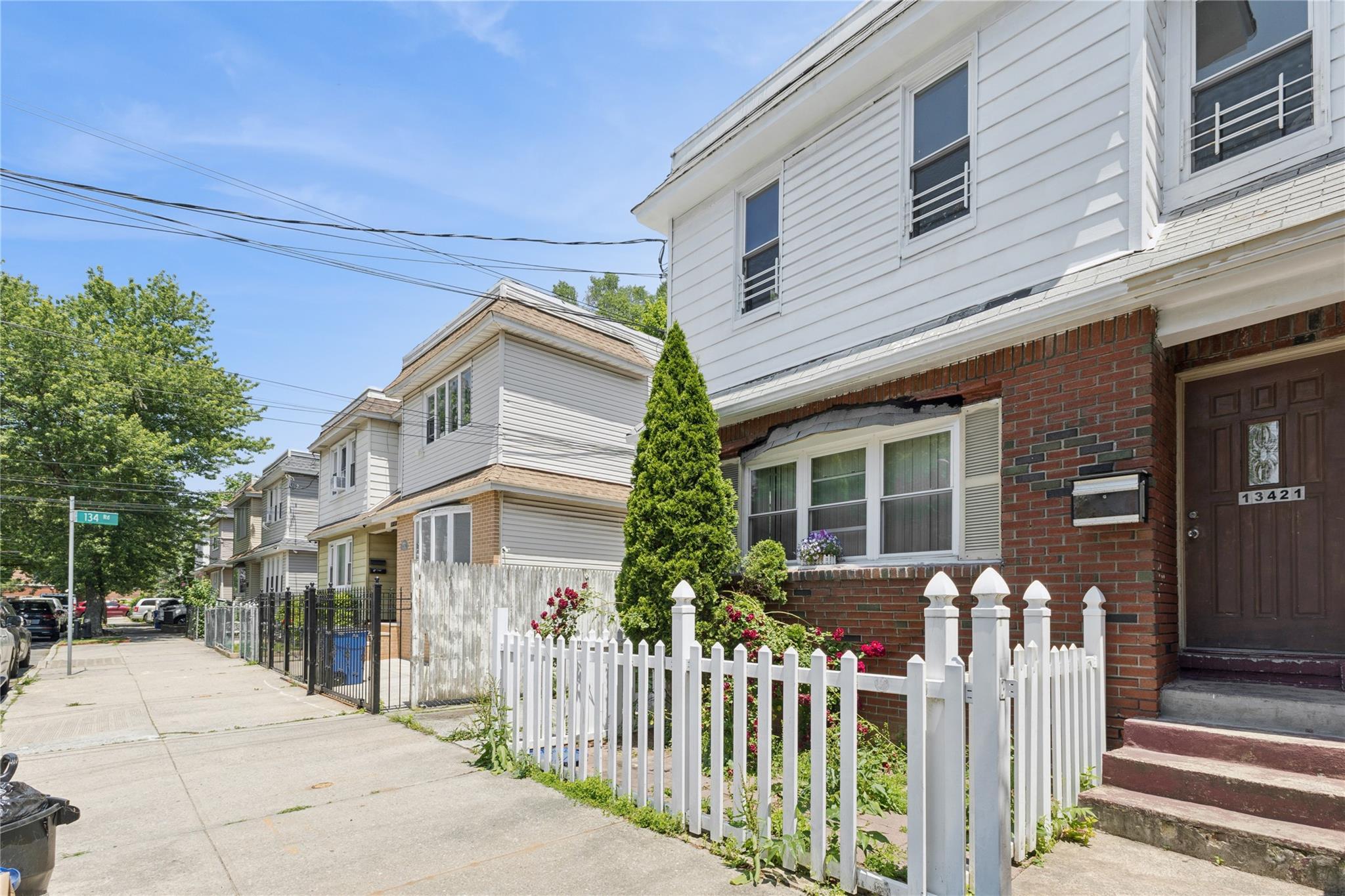Single Family Hawtree  Queens, NY 11417, MLS-873790-3