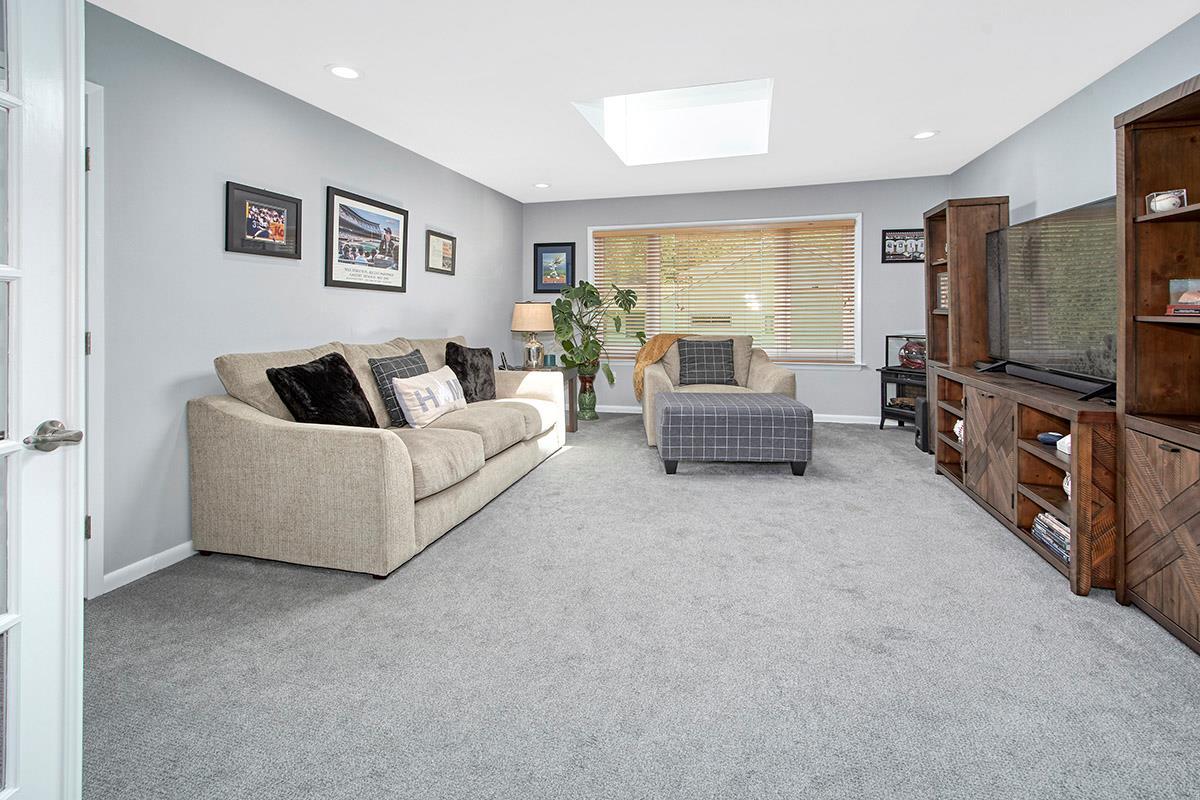 Single Family Carriage  Westchester County, NY 10605, MLS-873791-11