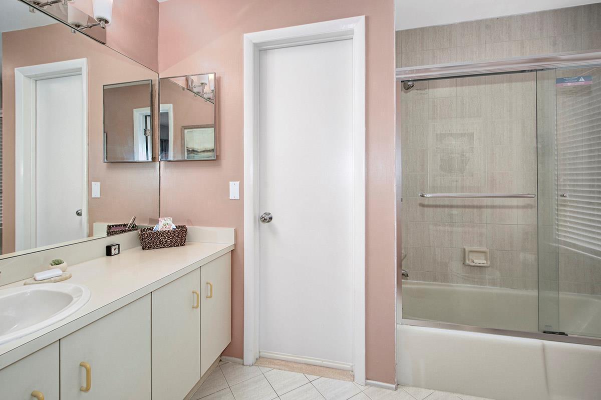 Single Family Carriage  Westchester County, NY 10605, MLS-873791-17