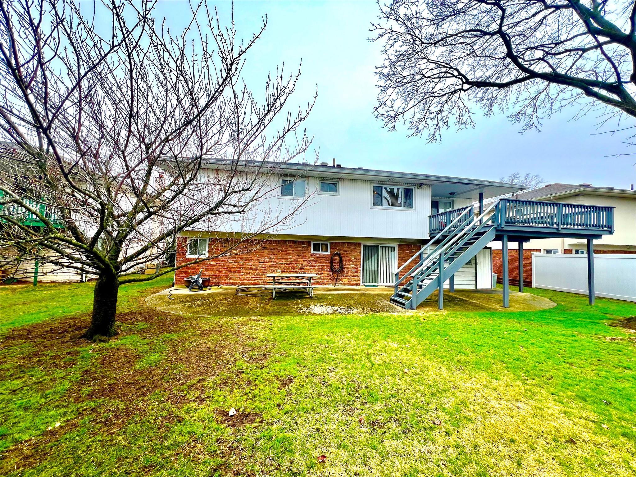 Single Family Golf  Nassau County, NY 11581, MLS-873801-15