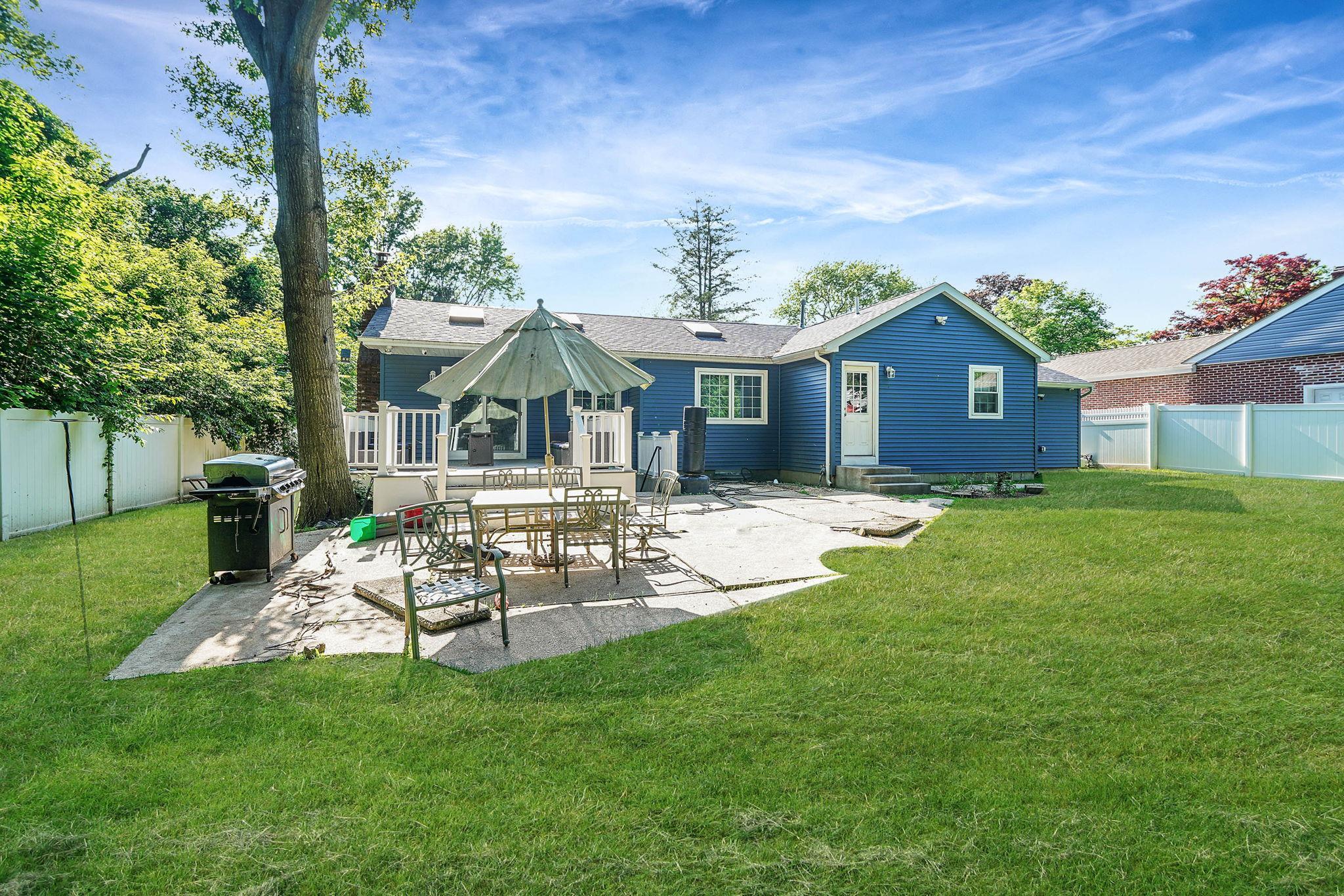 Single Family Pine Acres  Suffolk County, NY 11729, MLS-873845-35