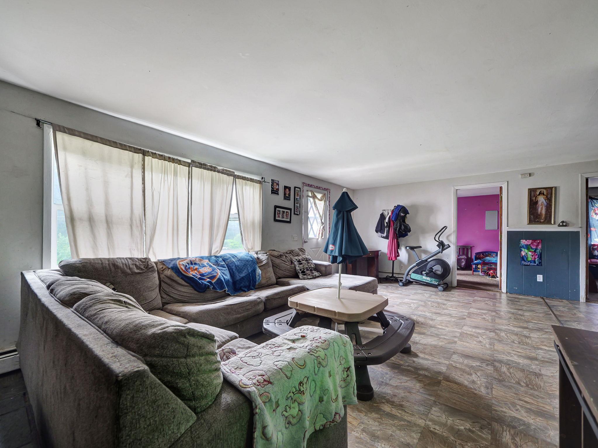 Single Family Wurtsboro Mountain  Sullivan County, NY 12790, MLS-873869-23