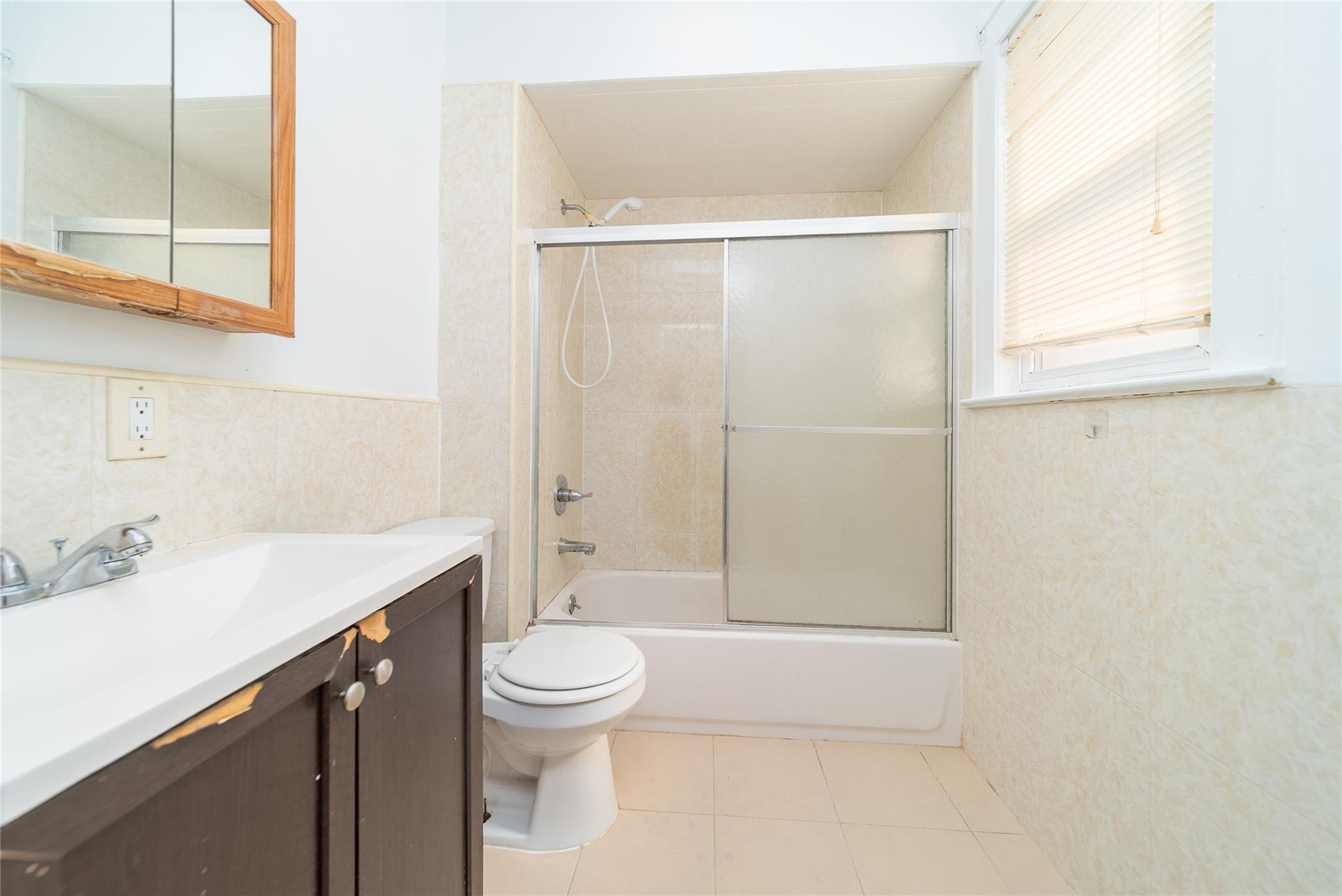 Single Family 9th  Queens, NY 11356, MLS-873904-7