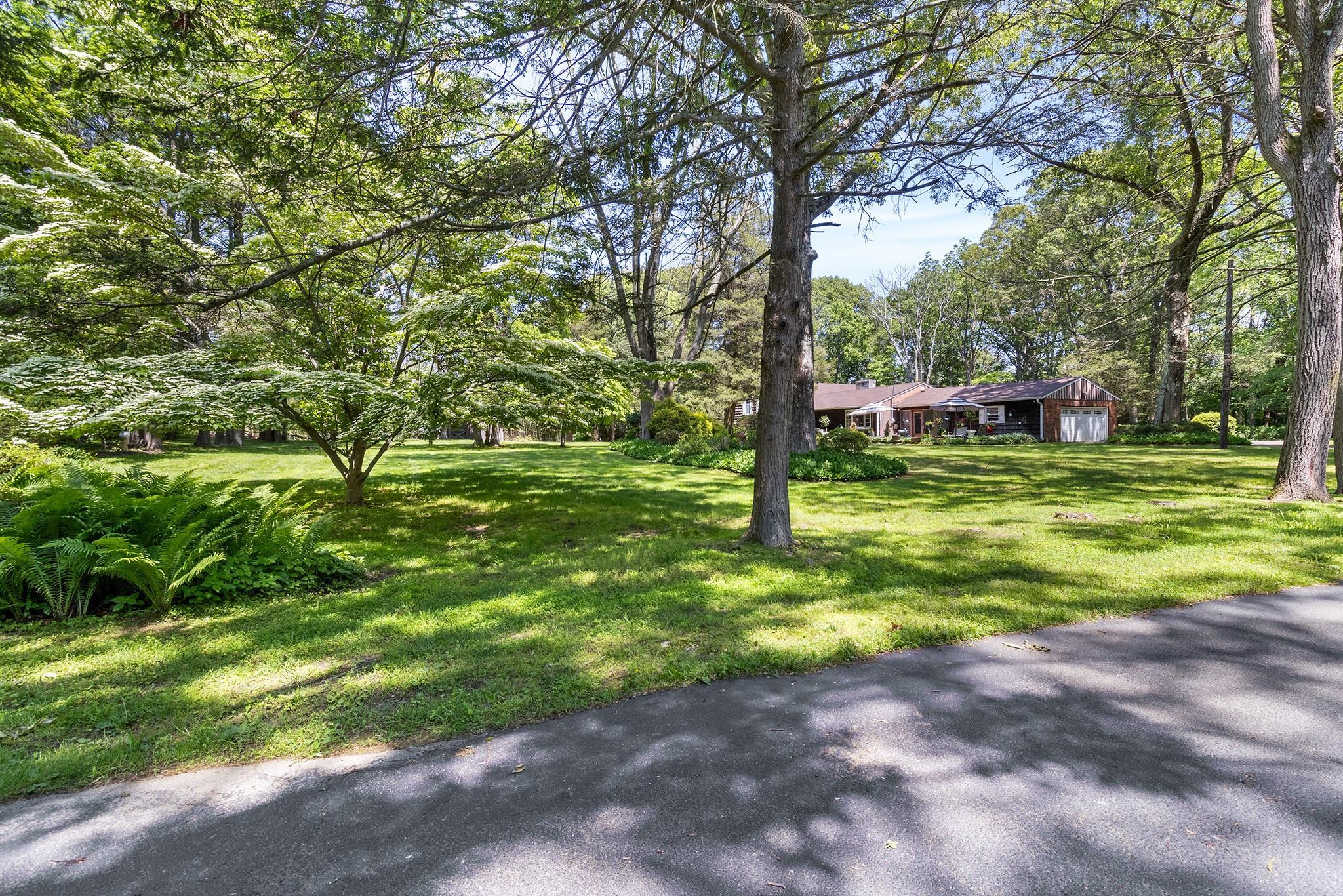 Single Family Saw Mill  Suffolk County, NY 11724, MLS-873907-3