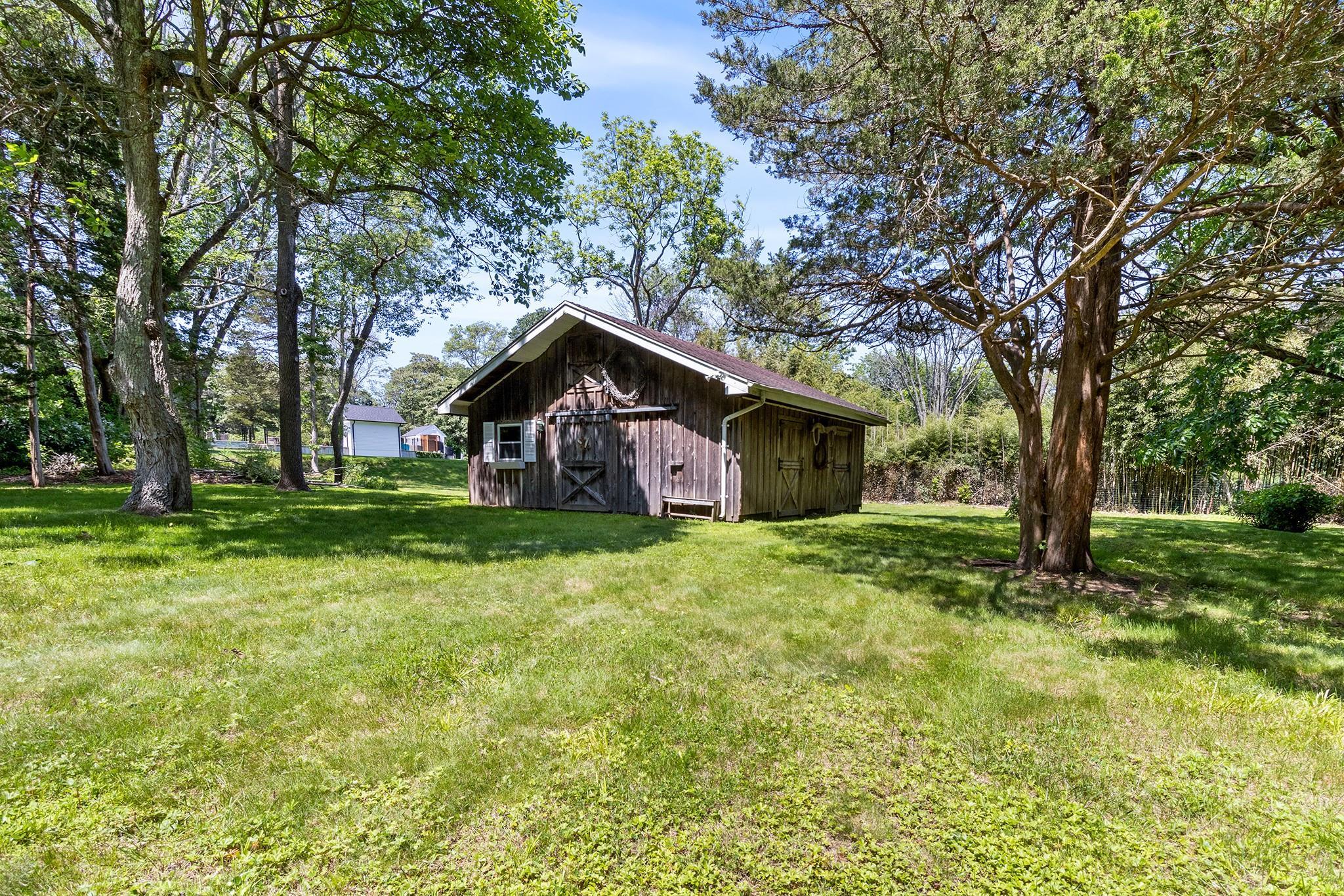 Single Family Saw Mill  Suffolk County, NY 11724, MLS-873907-39